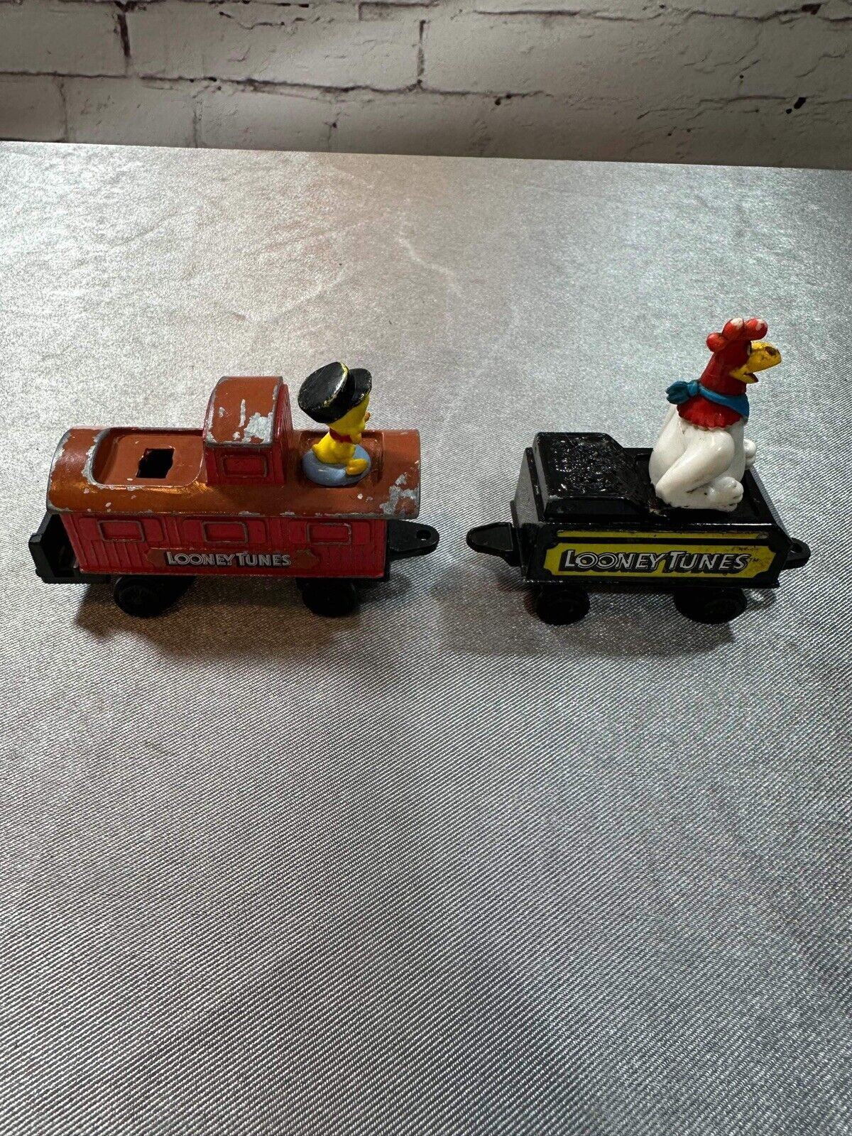 1989 ERTL LOONEY TUNES BUGS BUNNY & FRIENDS DIE CAST METAL TRAIN VTY