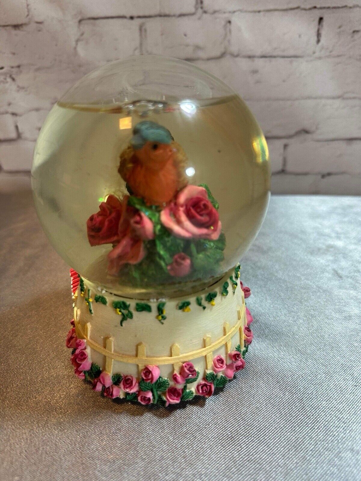 Vintage Robin Snow Globe VFG