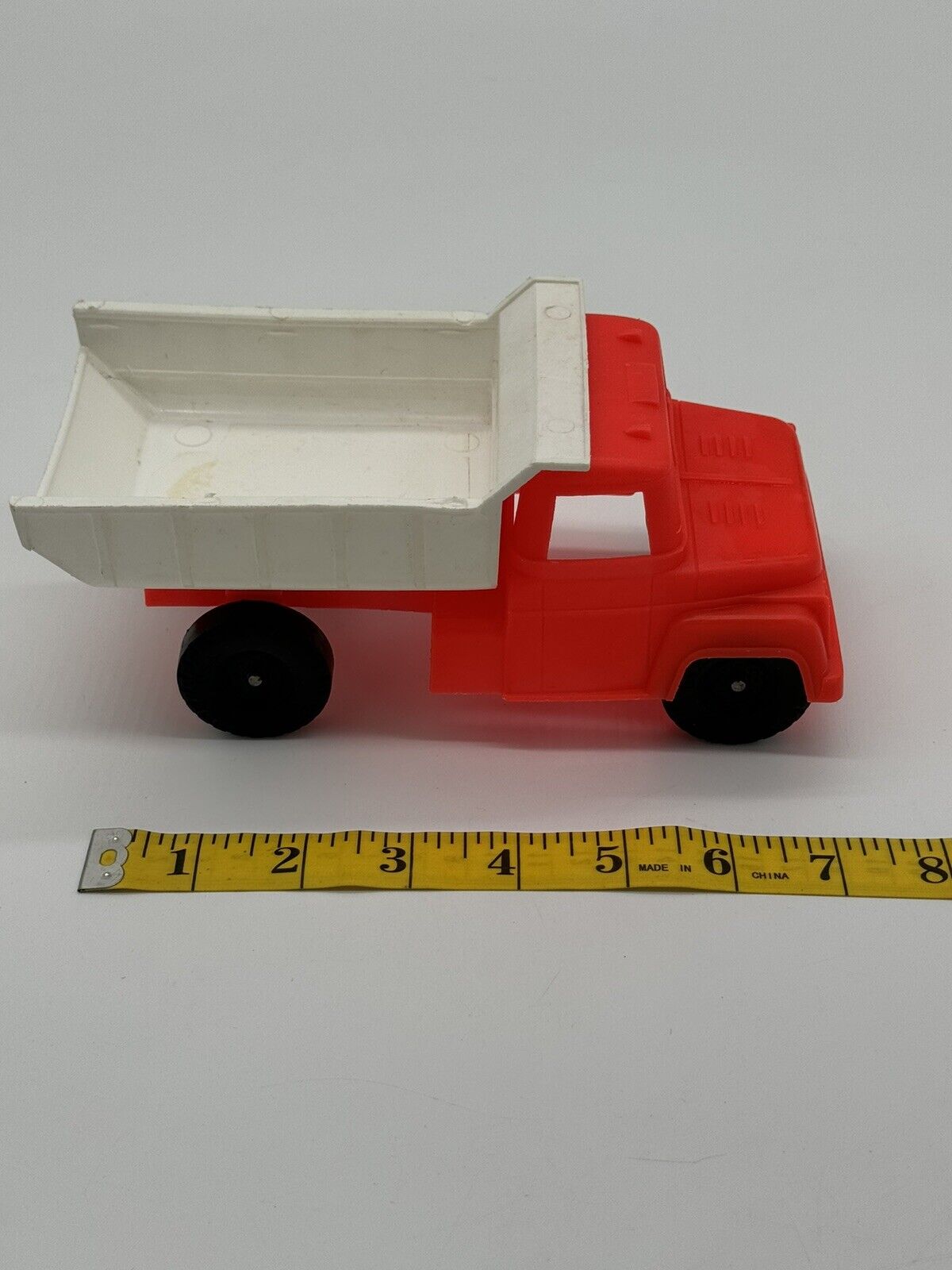 Plastic Truck American Plastics Dump Truck - VTY 005