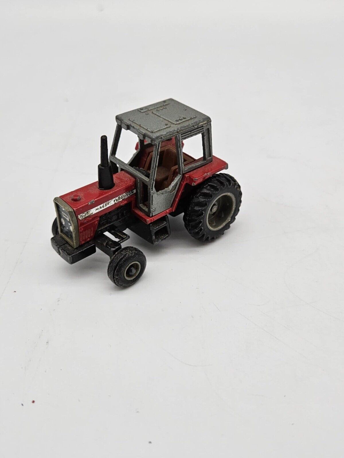 1/64 Massey Ferguson 699 Tractor