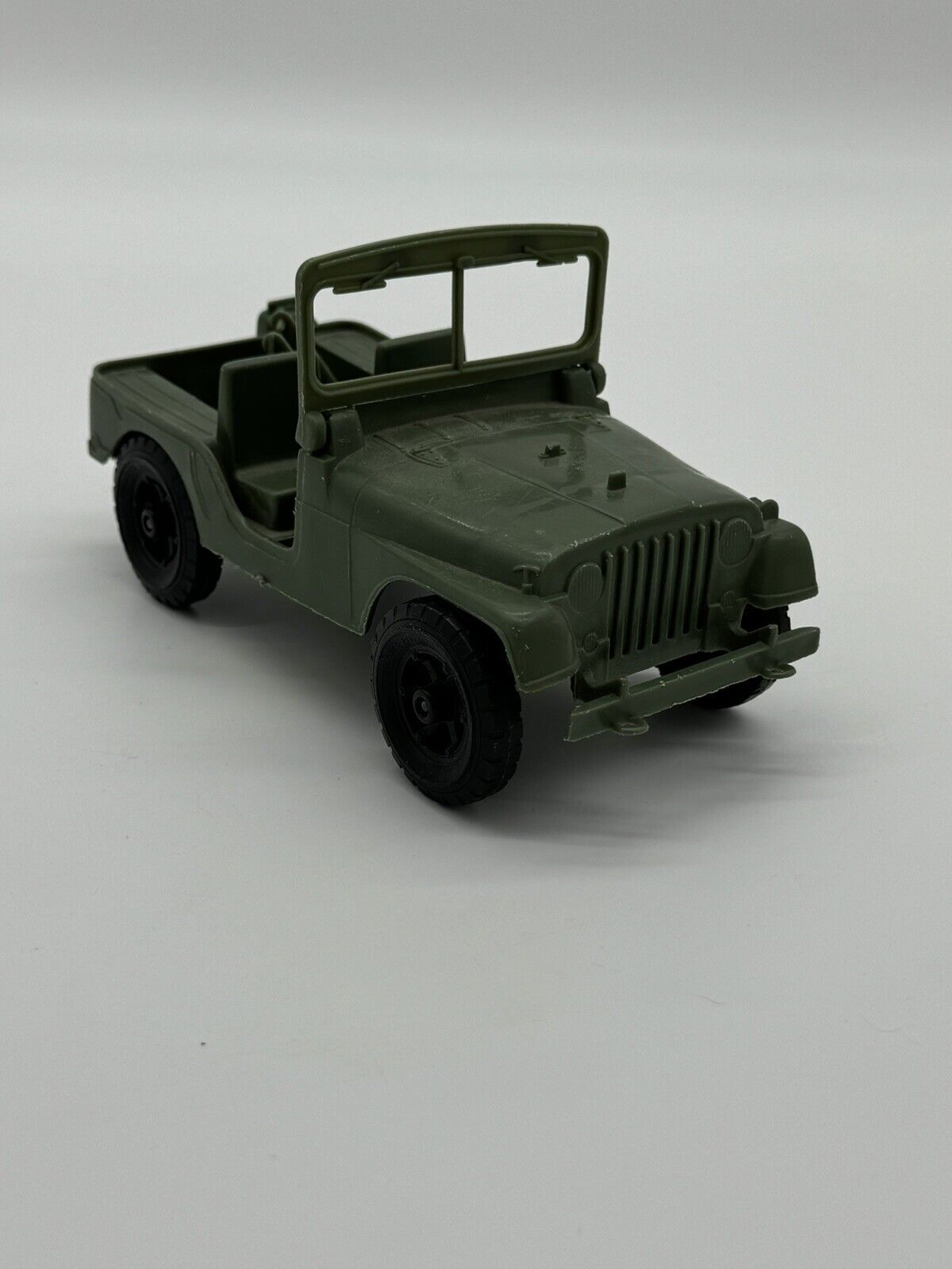 Vintage Processed Plastics Toy Army Jeep with Base For Machine Gun Bin 8