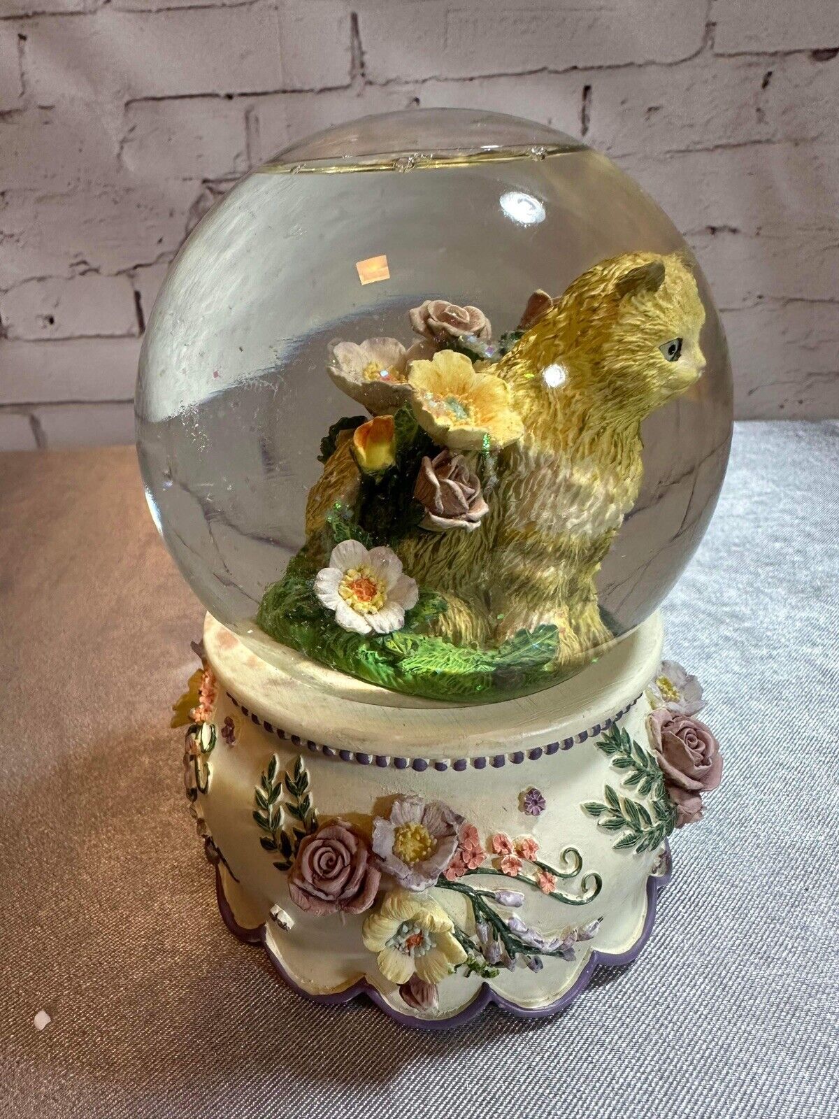 MUSICAL "YOU ARE MY SUNSHINE" CAT SNOW GLOBE - WESTLAND VFG