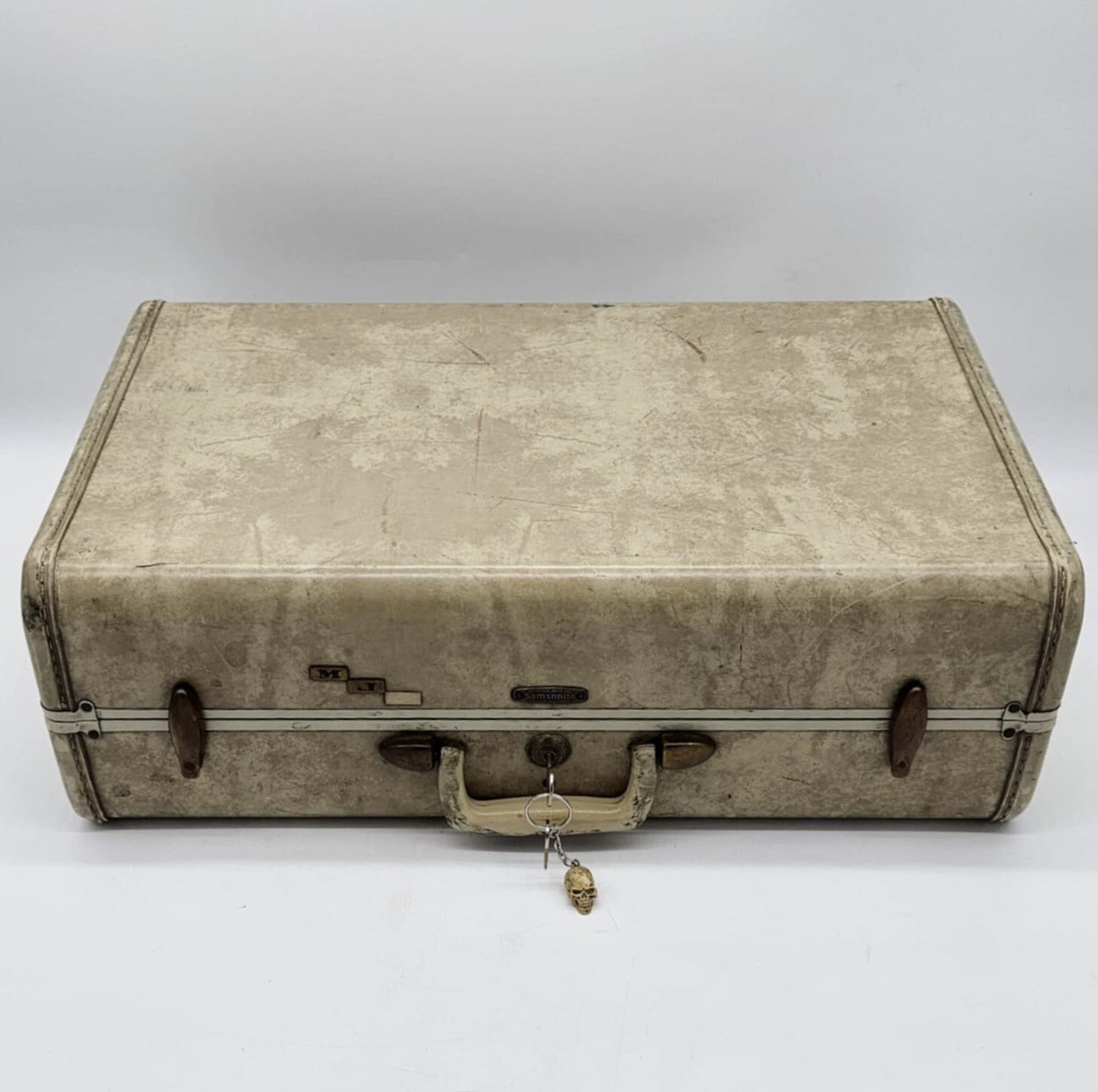 VINTAGE OFF WHITE SAMSONITE LUGGAGE TRAIN CASE TRAVEL BAG SUITCASE W/ SKULL KEY