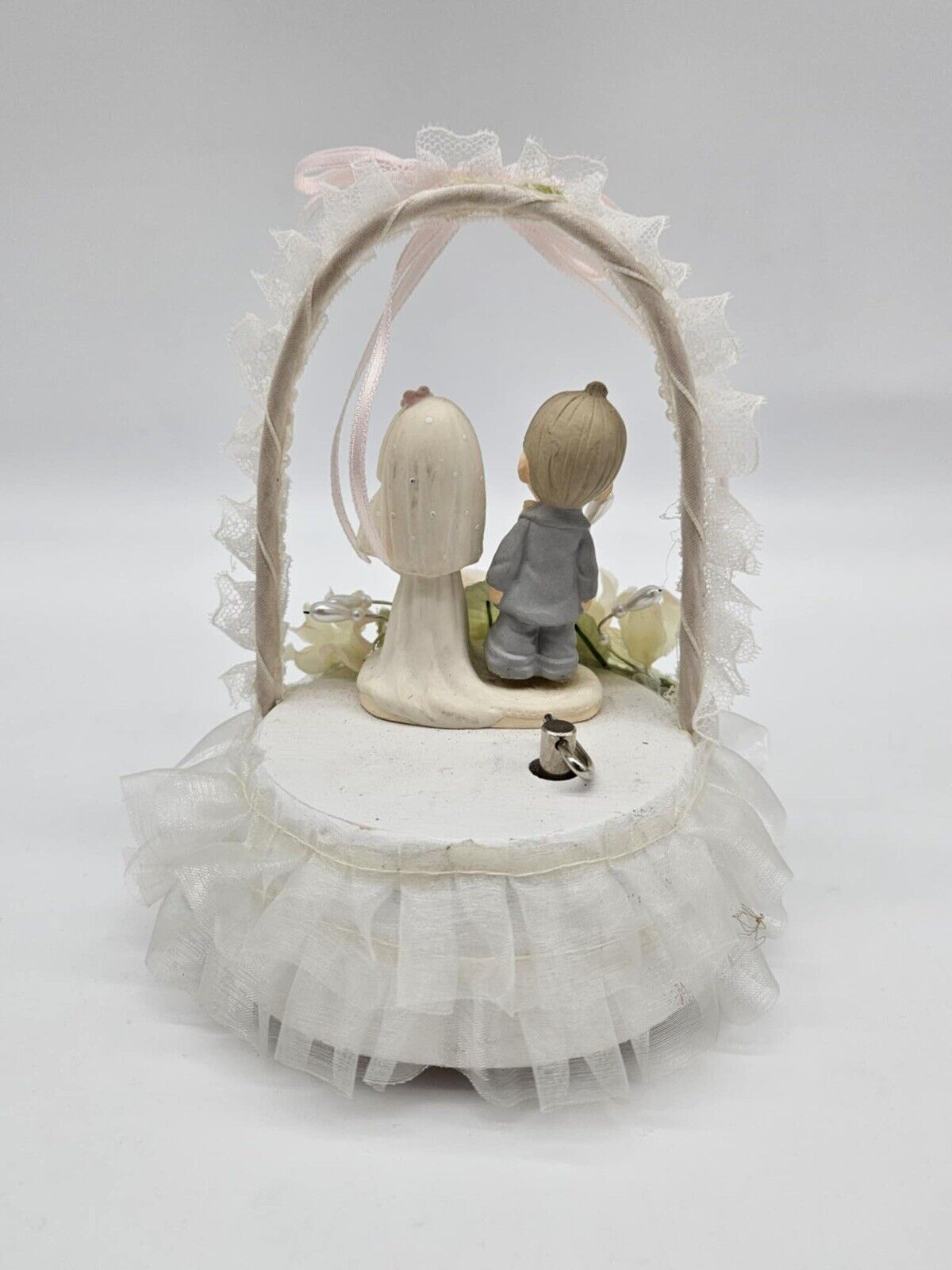 Vintage Precious Moments Musical Figurine Bride & Groom Wedding Cake Topper 1990