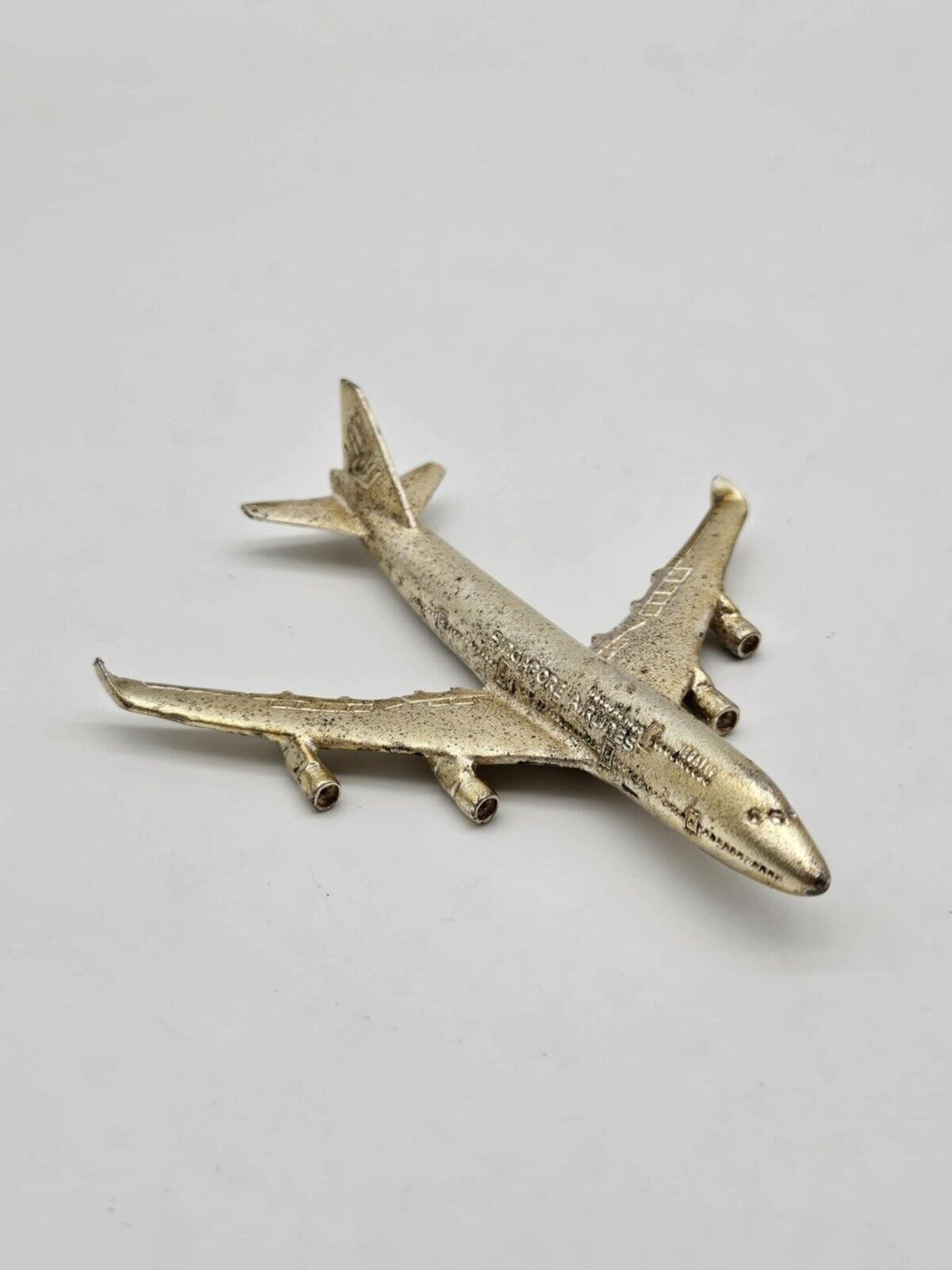 1/250 Scale Airplane Model - Vintage Golden Singapore Airlines Airbus A380-800