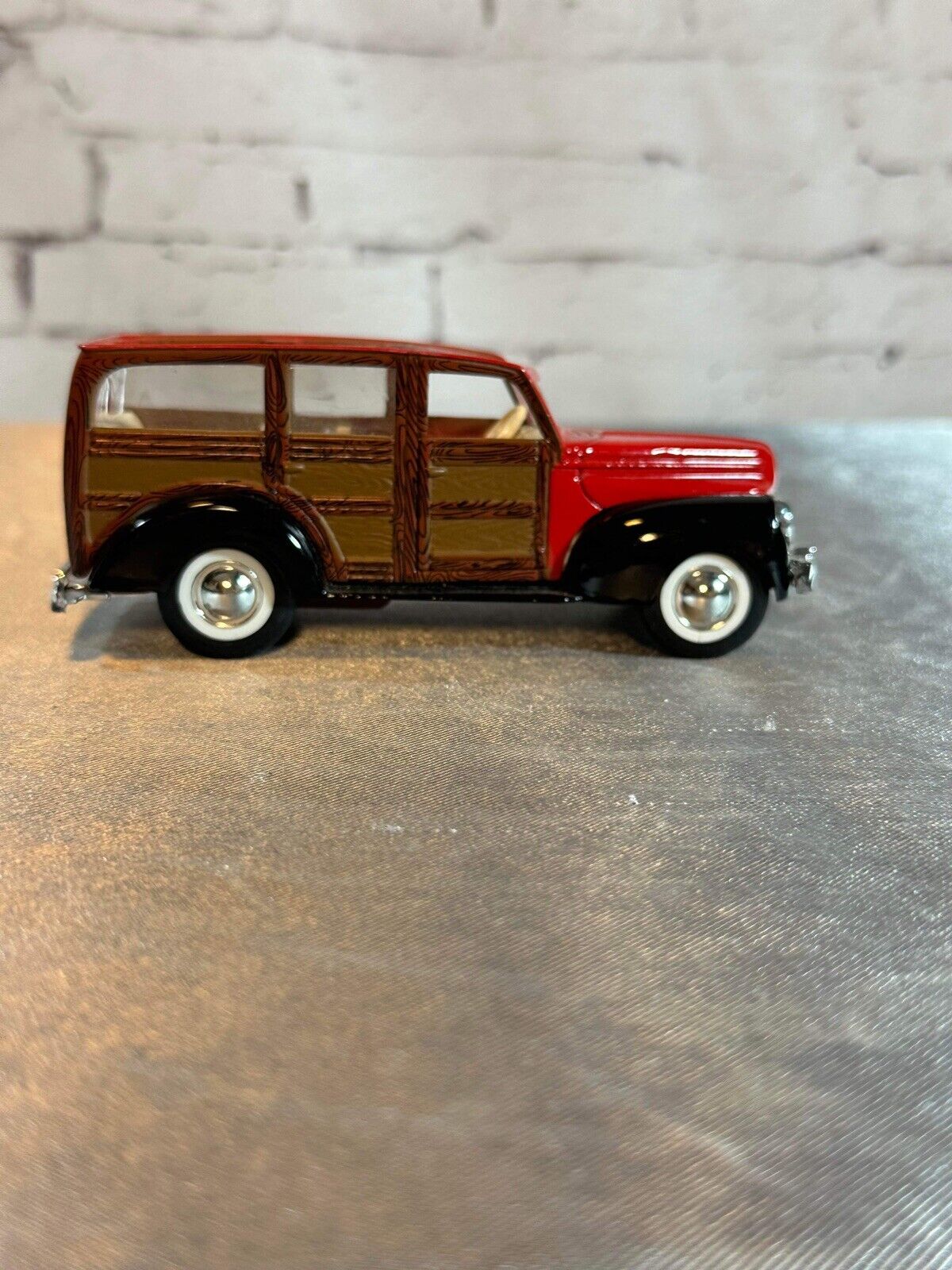 Superior 1940 FORD WOODY WAGON Diecast Toy Car - Red Brown Item No SS5706W VTY