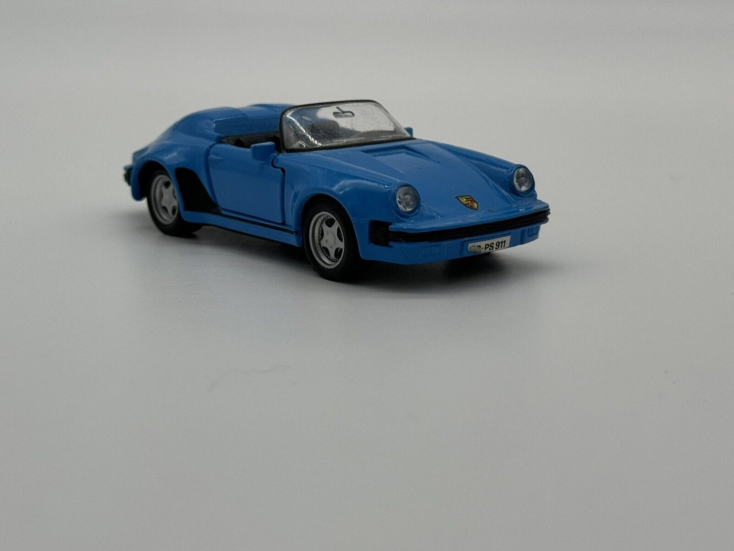 Maisto Porsche 911 Speedster 1:38 Scale Diecast Replica Model Blue Car CTY 006
