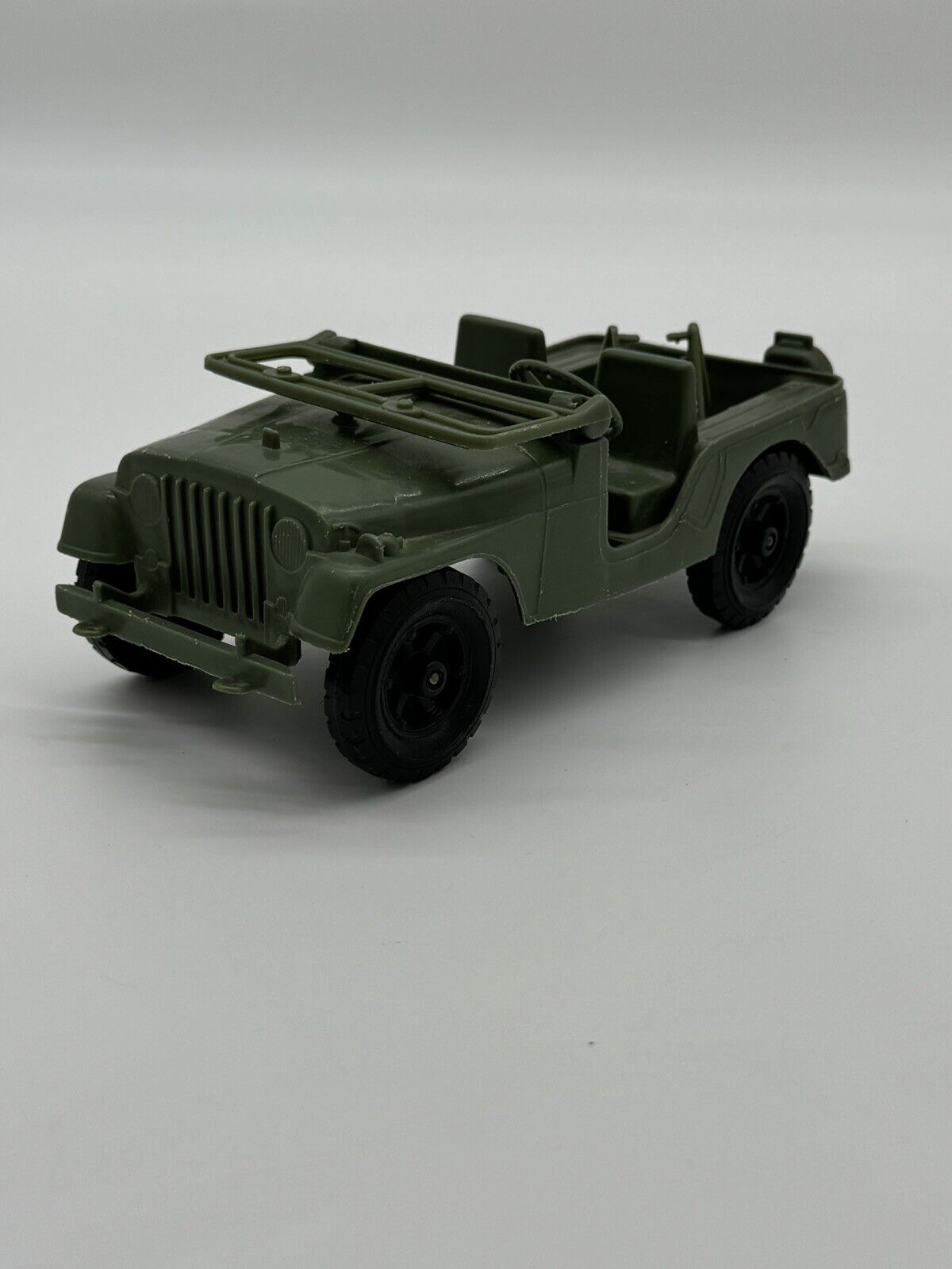 Vintage Processed Plastics Toy Army Jeep with Base For Machine Gun Bin 8