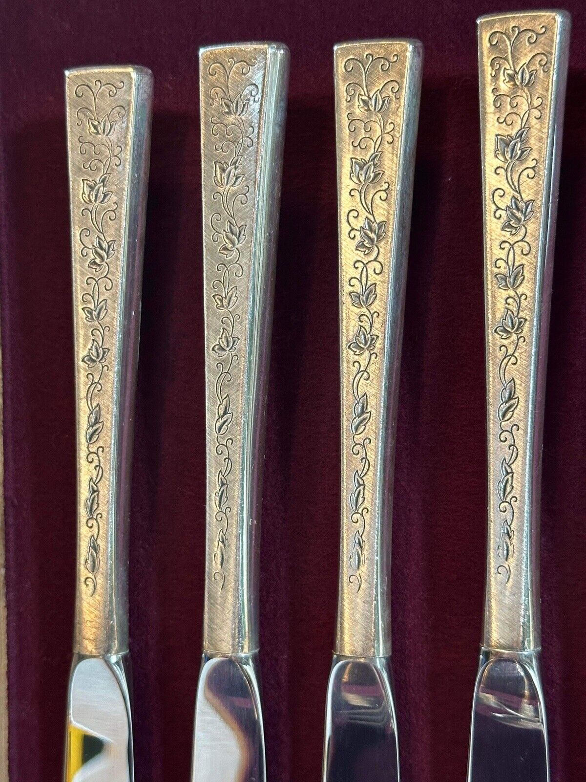 Naken’s Tarnish Proof Silverware Chest Set VDSH
