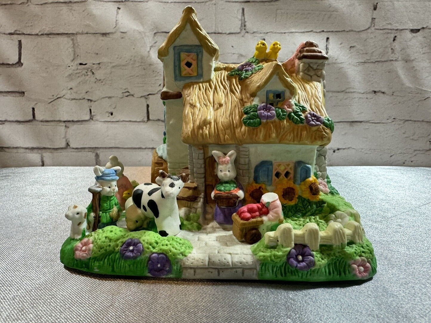 Cottontale Cottages Farm Easter Bunny Village Vintage 2002 Ceramic VCFG
