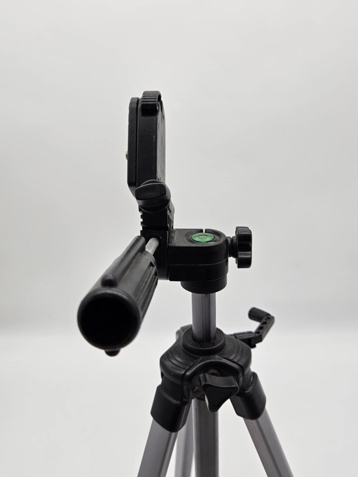 Ambico Tripod Camera Stand Telescoping Legs. Level Indicator.