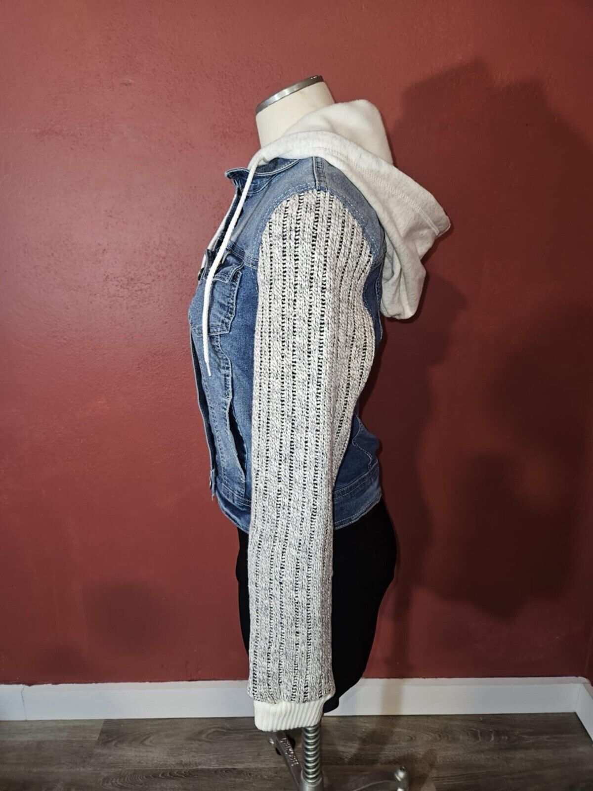 Wallflower Authentic Denim Dreamer Fit Juniors Jacket Sz M Sleeves Hoodie WCLTH