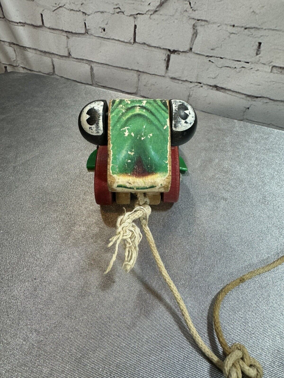 Vintage 1950s Fisher Price Jolly Jumper Frog Wood Pull Toy #450 Approx 6" VTY
