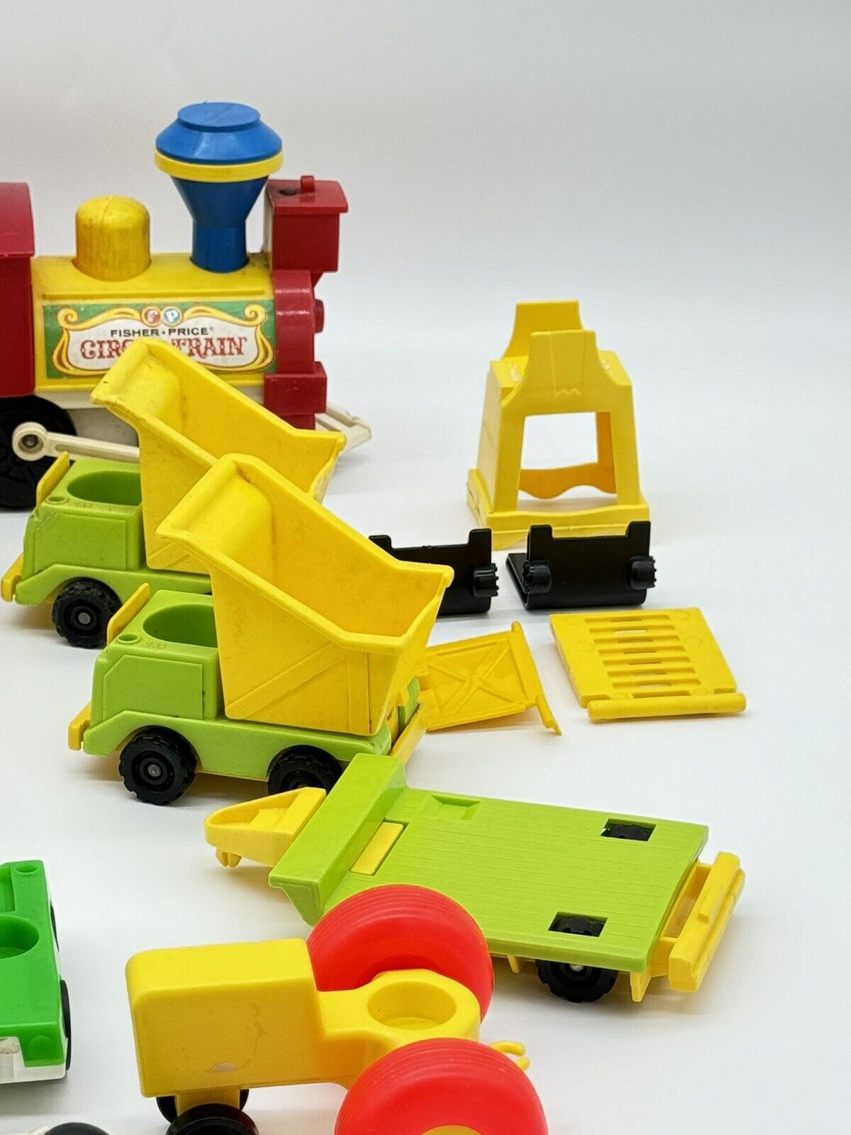 Huge Lot Of Vintage Fisher Price Little People Furniture, Cars, Trains, Ect