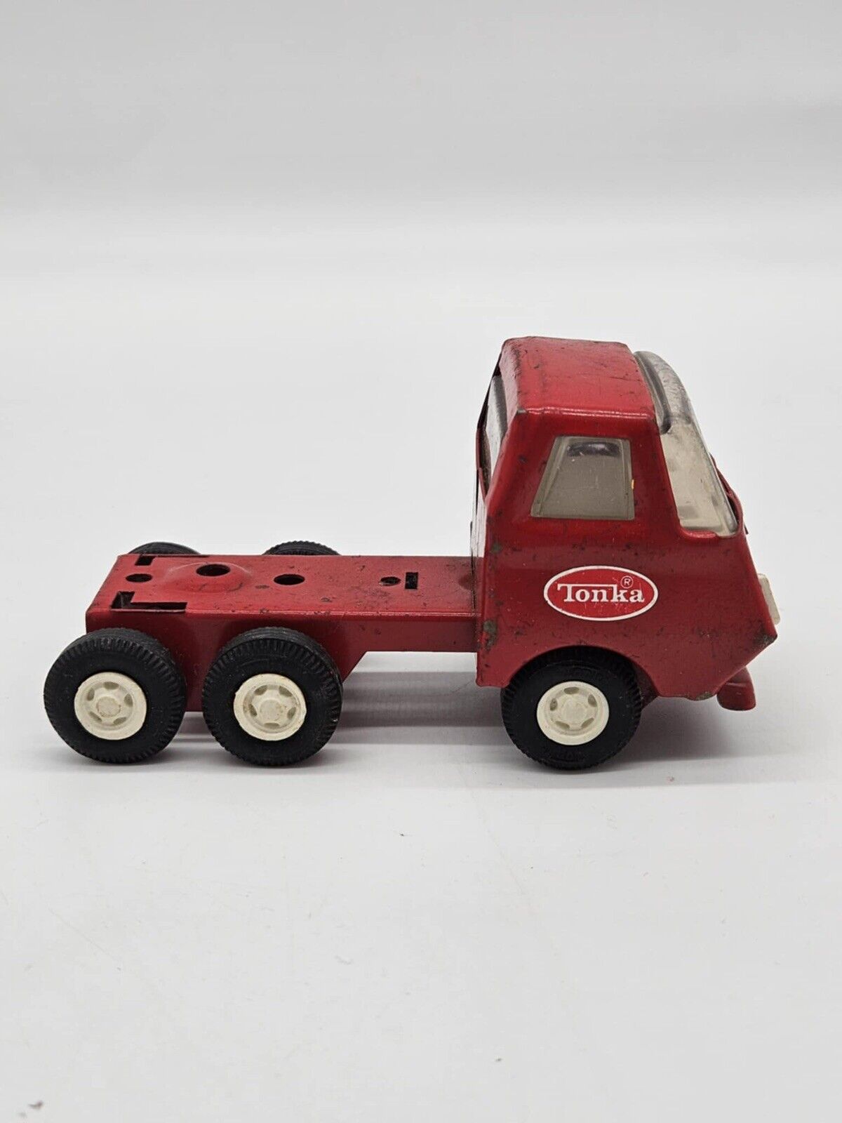 Vintage Red Tonka Truck Pressed Metal Die Cast Toy 1070s