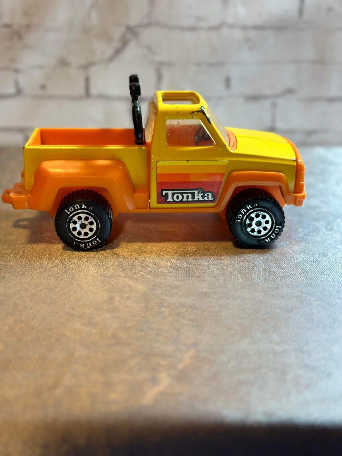 VTG Tonka Yellow Orange Side Step Pickup Truck Pressed Steel & Plastic 1979 VTY