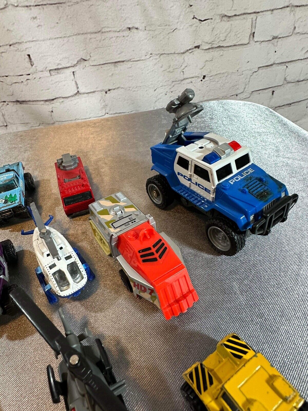 Lot Of 20 Vintage Matchbox Toy Vehicles VTY