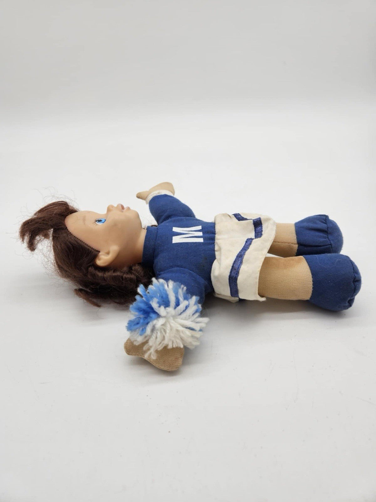 2004 Munchkin Cheers Lovee Brunette Doll Talking Electronic Blue White Outfit