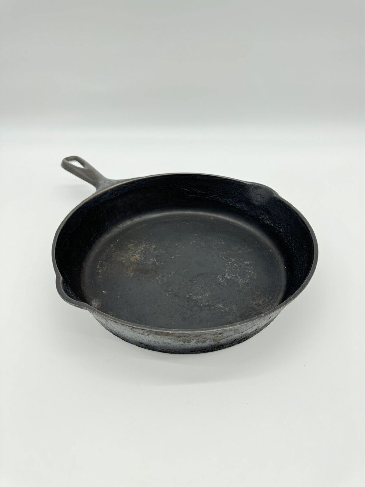 ANTIQUE VOLLRATH #8 COWBOY CAMP FIRE CAST IRON SKILLET PAN FRYER EDGE HEAT RING