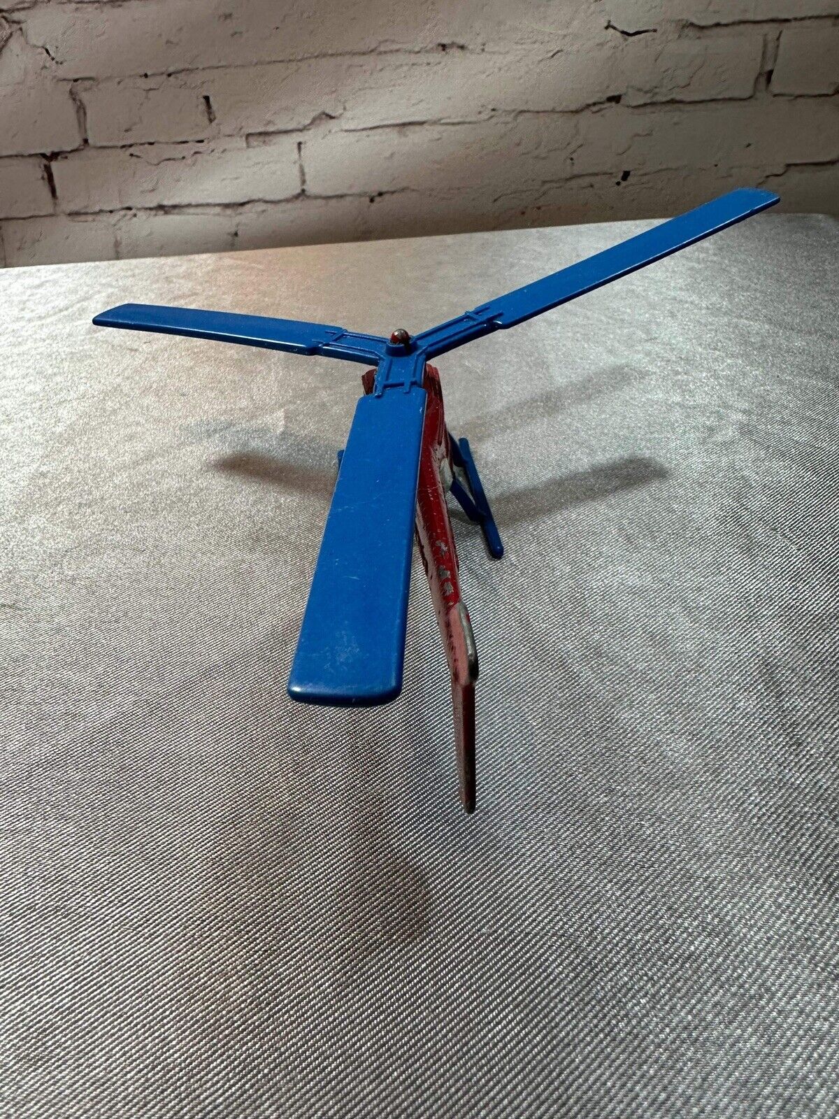 Rare Vintage TOOTSIE TOY Helicopter White & Blue Seats/ Landing Gear VTY 002
