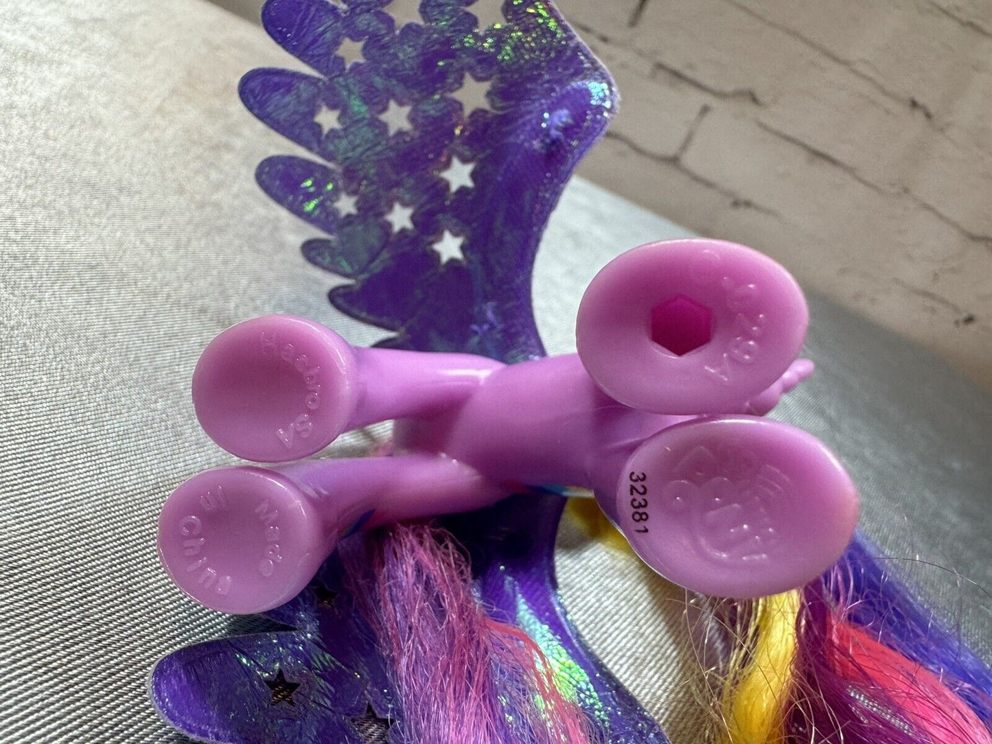 Twilight Sparkle Fantastic Flutters My Little Pony iridescent wings MLP FiM VTY