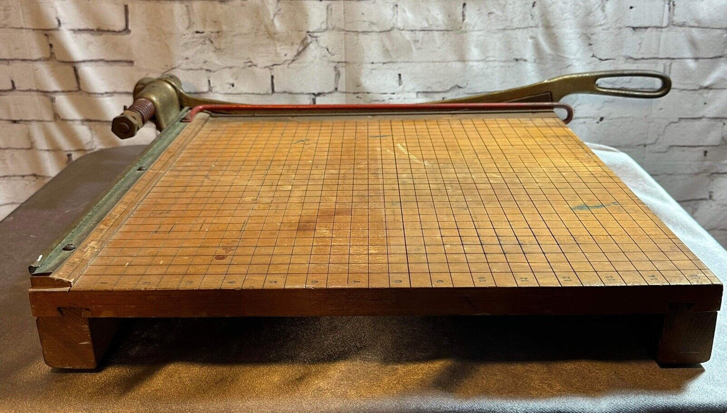 VTG INGENTO 1132 Wood Paper Cutter 17x17 Guillotine Cast Iron Handle VHD TNO