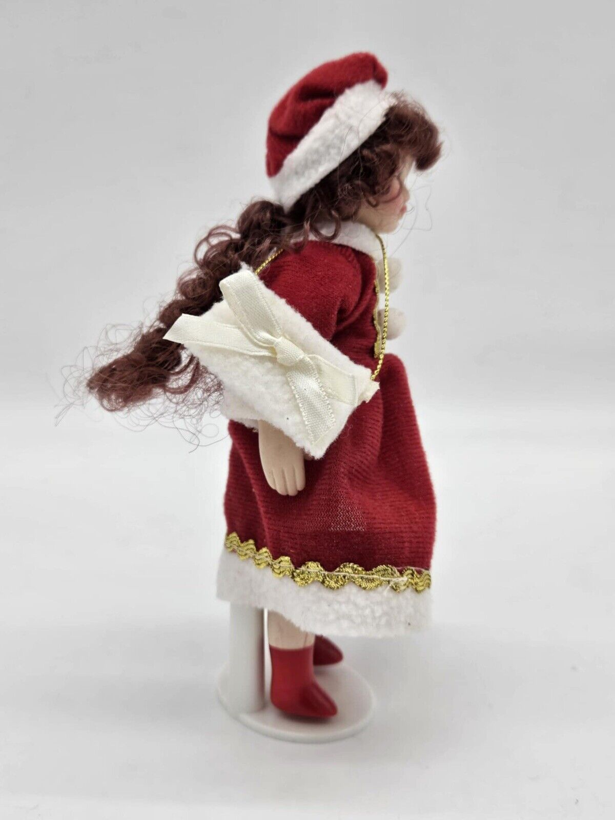 Belinda Agnes Christmas Collection Porcelain Doll BRUNETTE AUBURN HAIR STAND 7"
