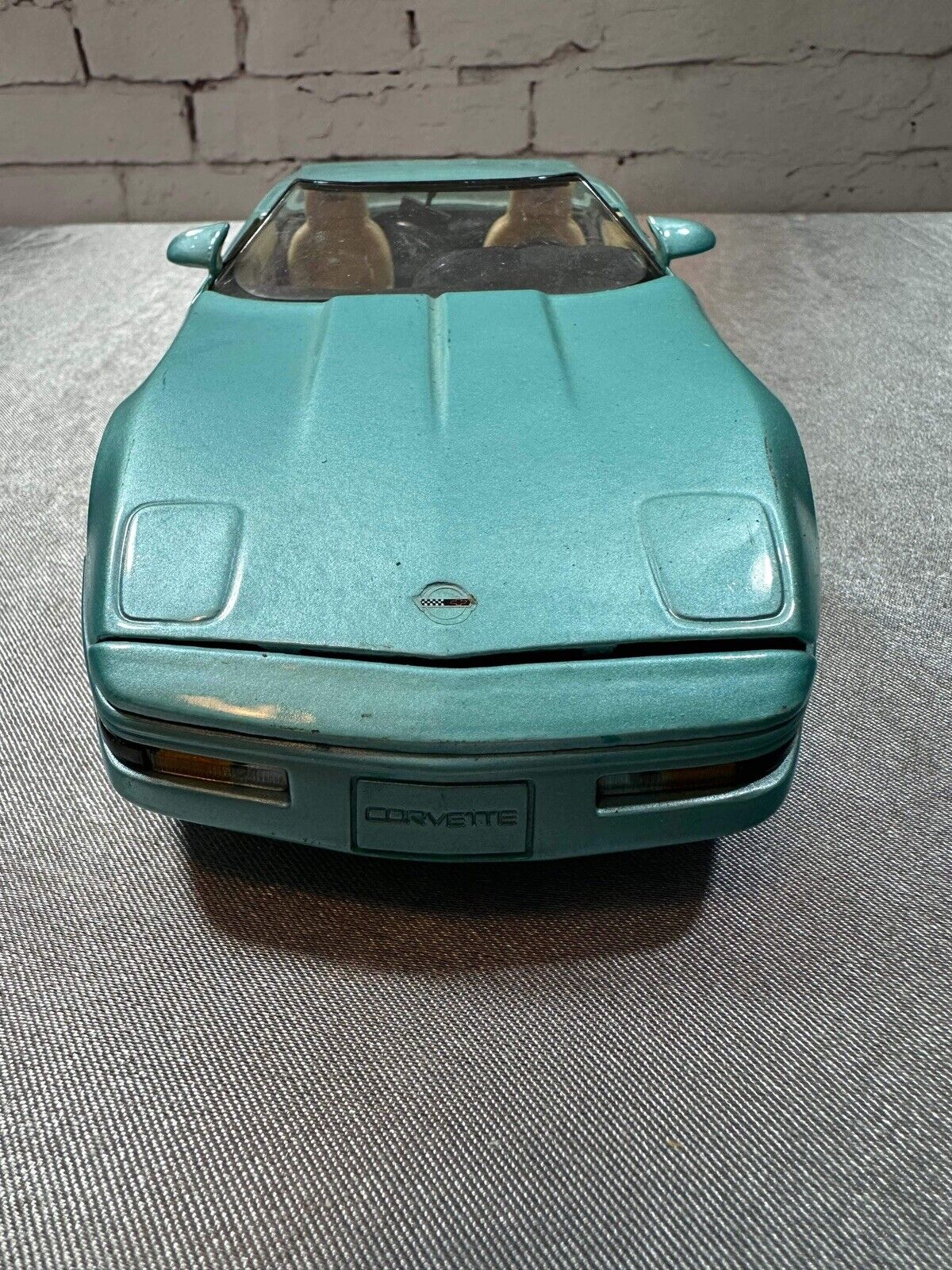 Maisto Special Ed. 1996 Powder Light Blue Chevrolet Corvette 1:18 Diecast VTY002
