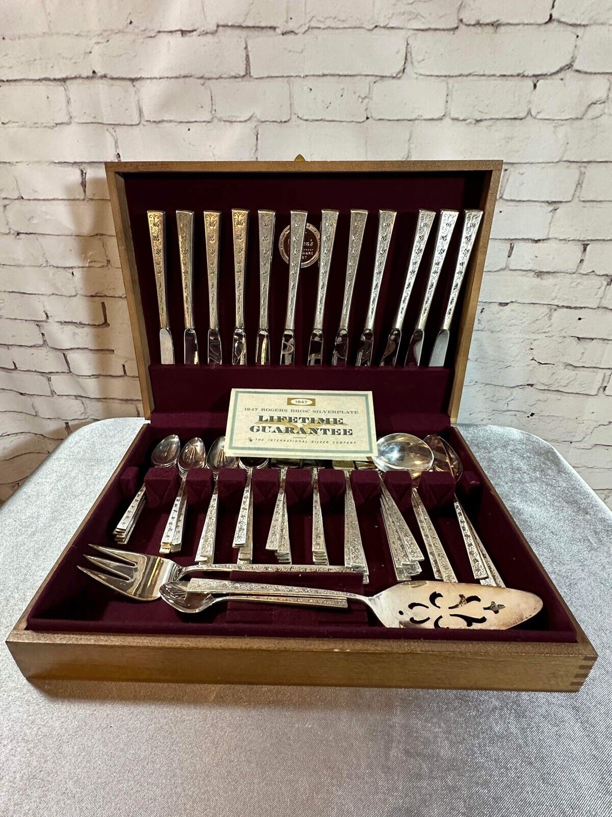Naken’s Tarnish Proof Silverware Chest Set VDSH