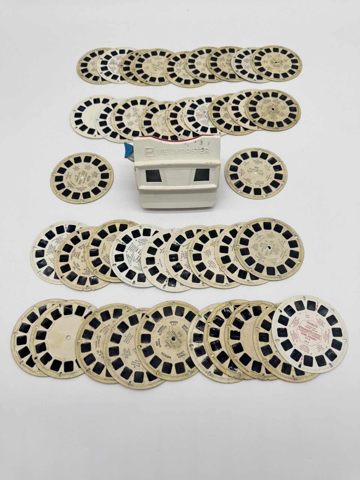 1950s Vintage GAF View-Master Red/White Viewer w/ 36 RARE Reels VTY FNF