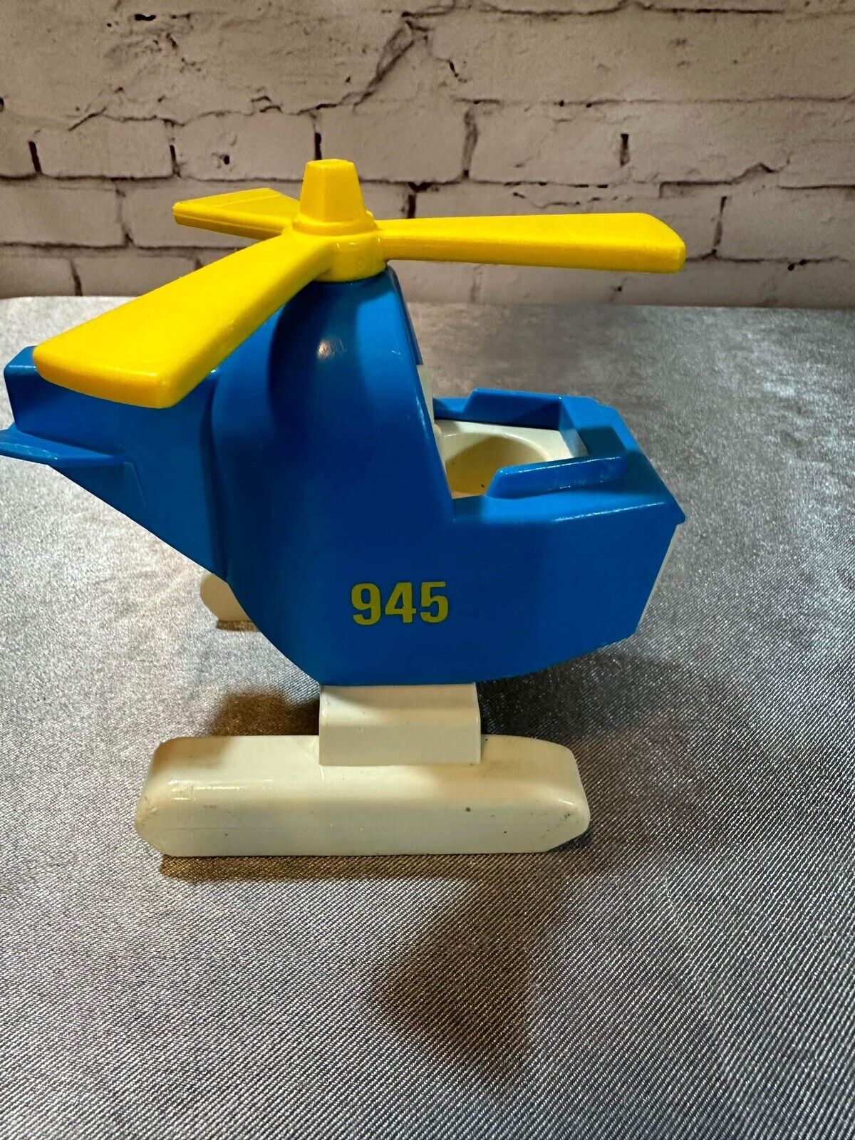 Vintage Fisher Price Little People Blue Helicopter #945 Offshore Cargo Base VCTY