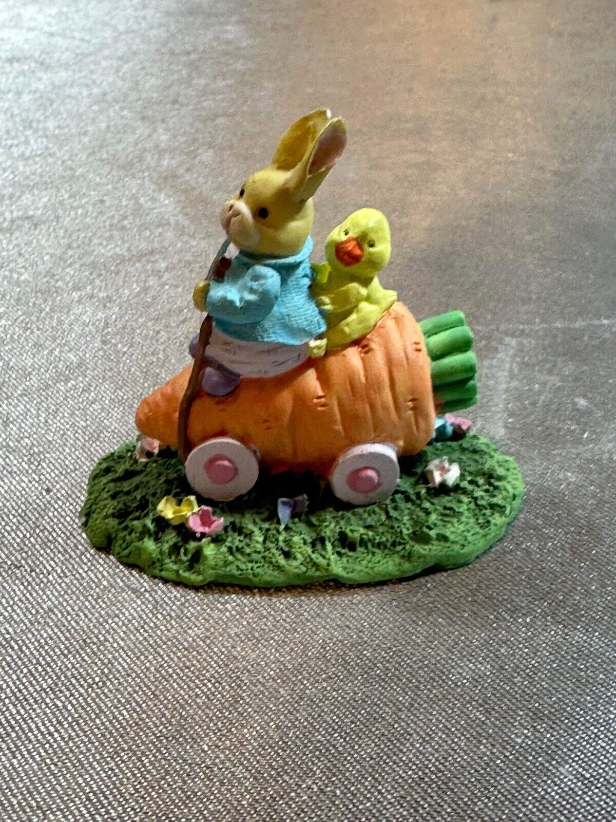 Miniature Easter Bunny Peter Rabbit Carrot Car Figure Figurine Used VCFG