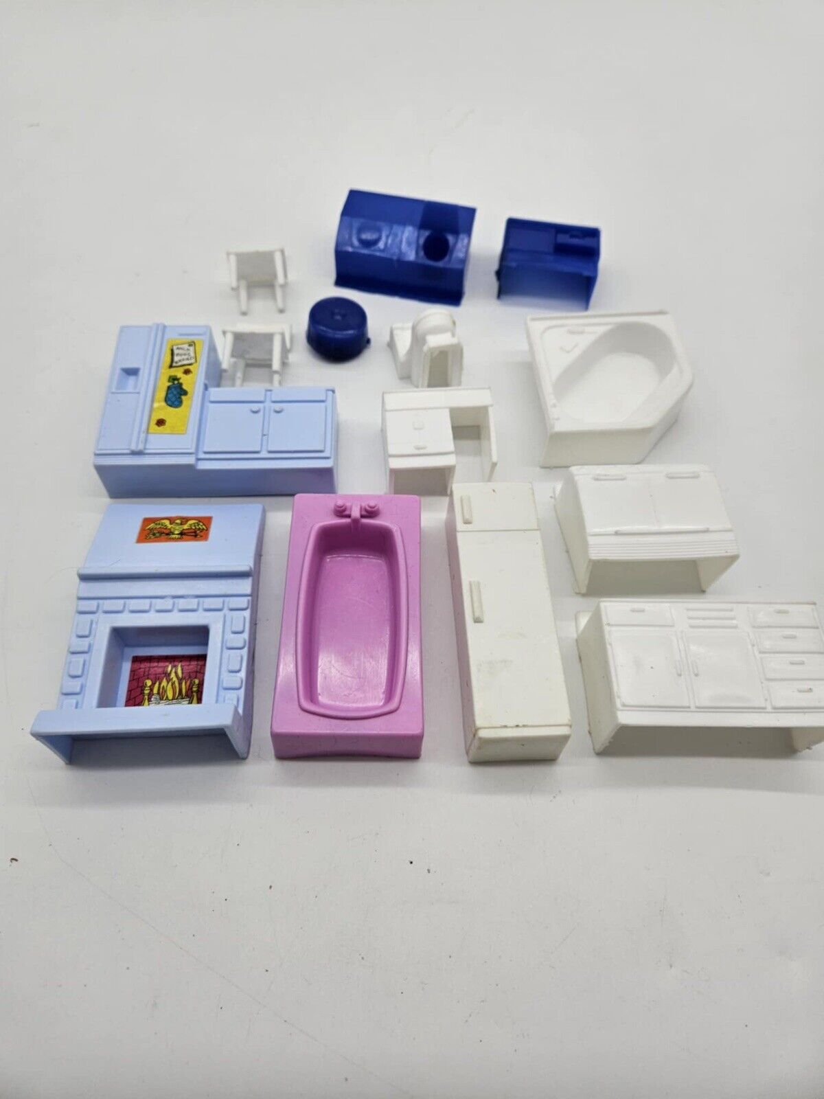 Vintage Marx 26 Piece Mixed Lot of Plastic Doll house Furniture Dollhouse