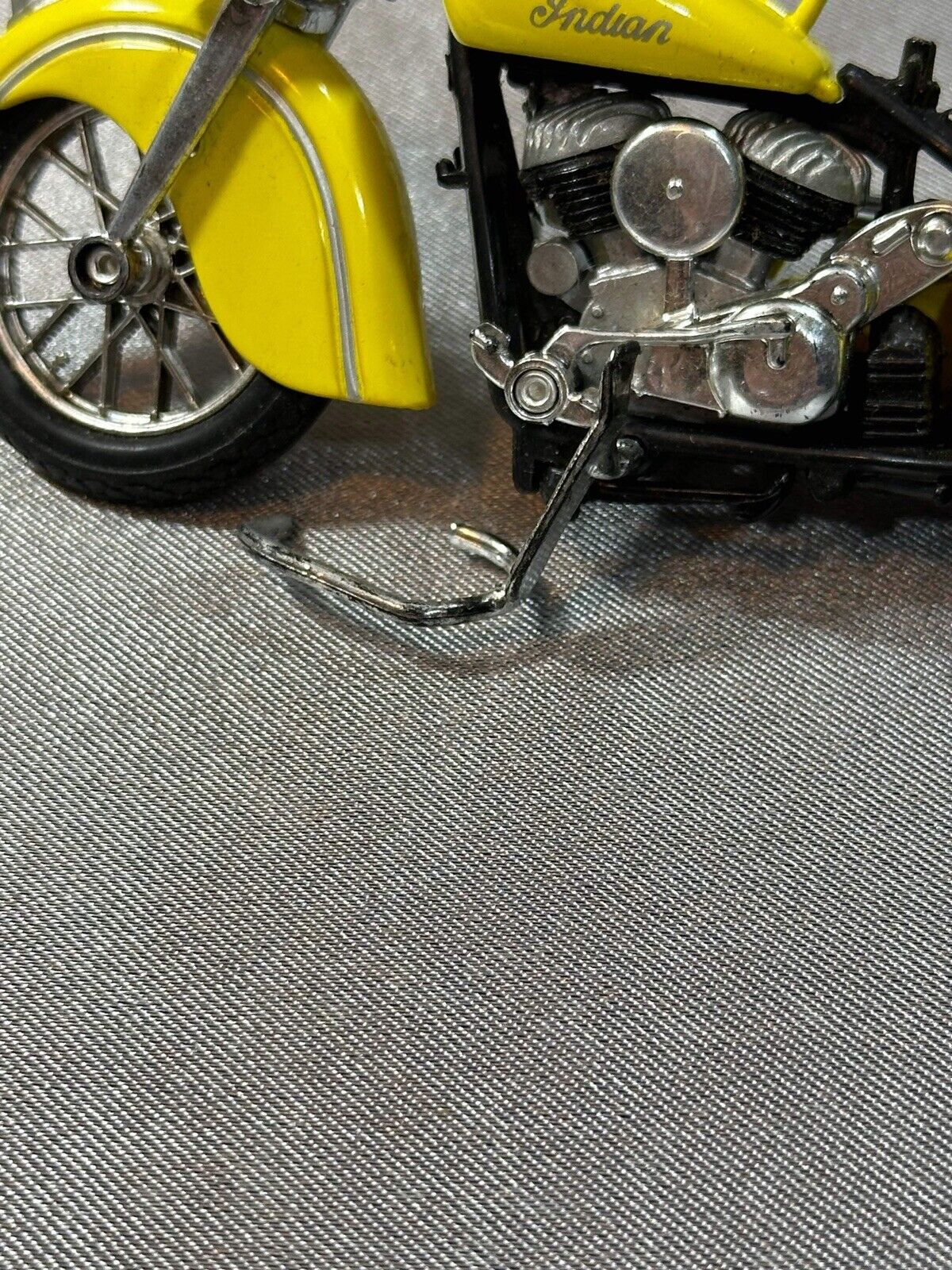 Indian Motorcycle Die Cast 1:18 Model - 1 Red, 1 Yellow, 1 Blue. VCTY 002