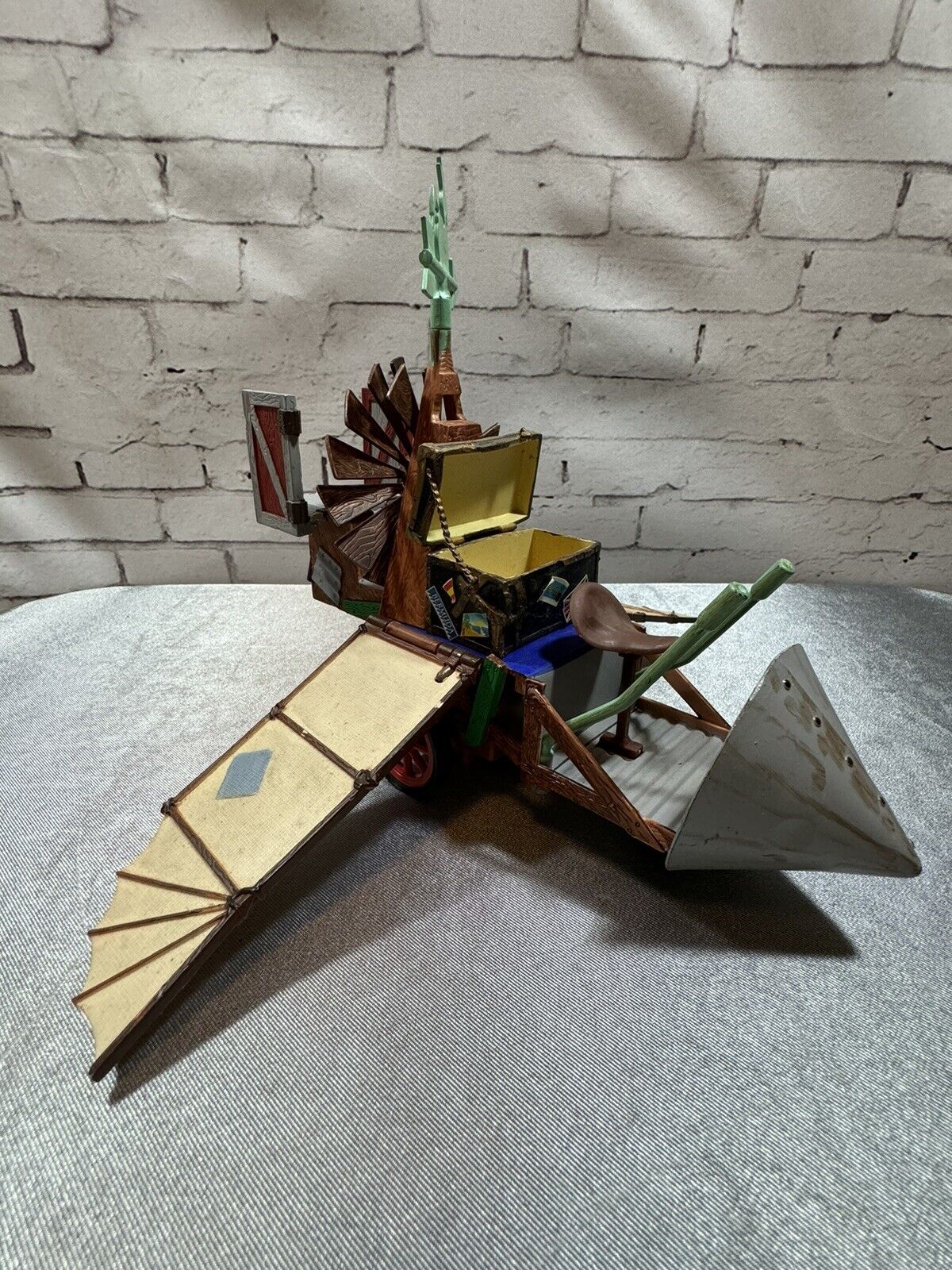 Chicken Run Rocky's Flying Machine Action Figure Playmates 2000 Large