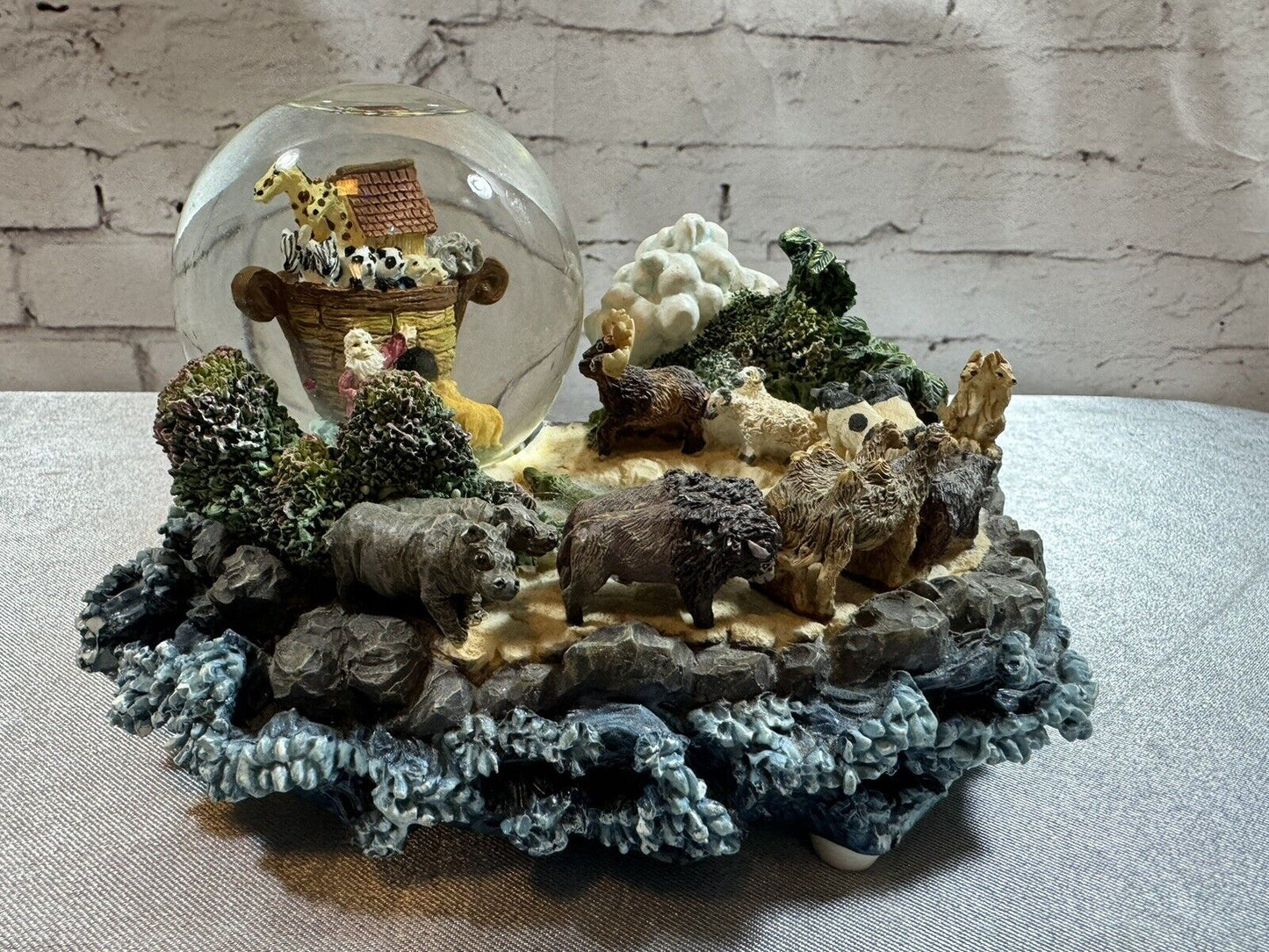 7" Noah's Ark Snow Globe and Music Box Plays "Oh What A Beautiful Morni"