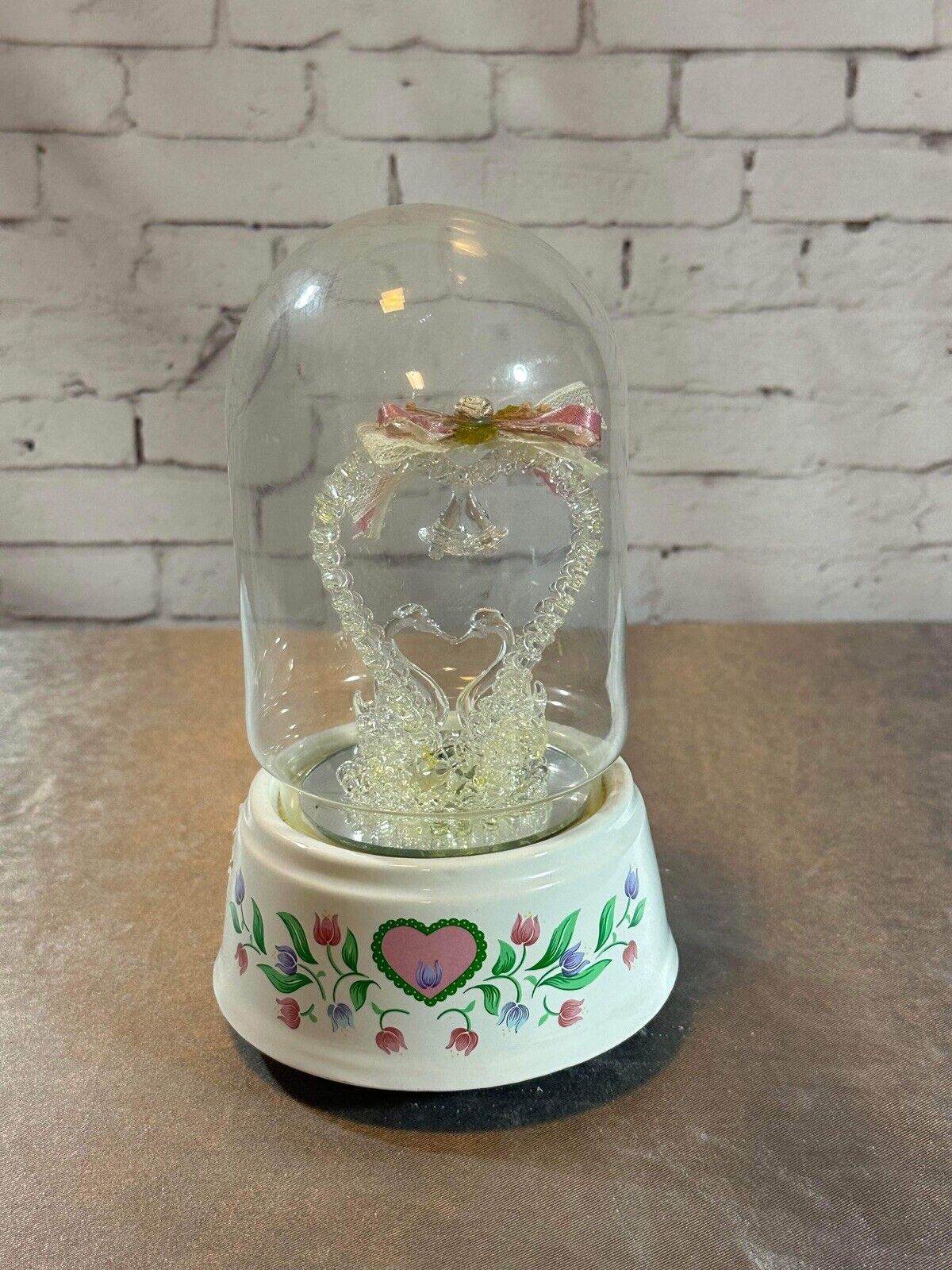 Glass Heart Wind-Up Music Box in a Clear Globe with Colored Lights VHD QCC