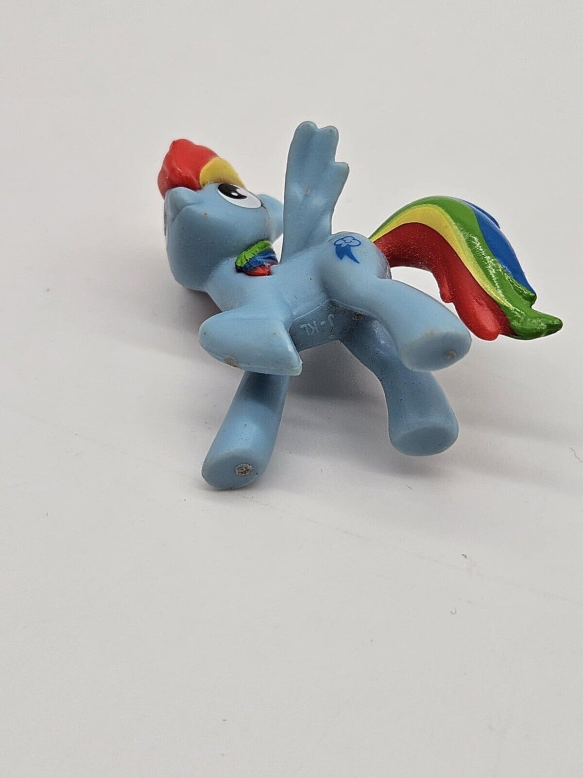 My Little Pony MLP Hersey Treasure Surprise Rainbow Dash Mini Figure