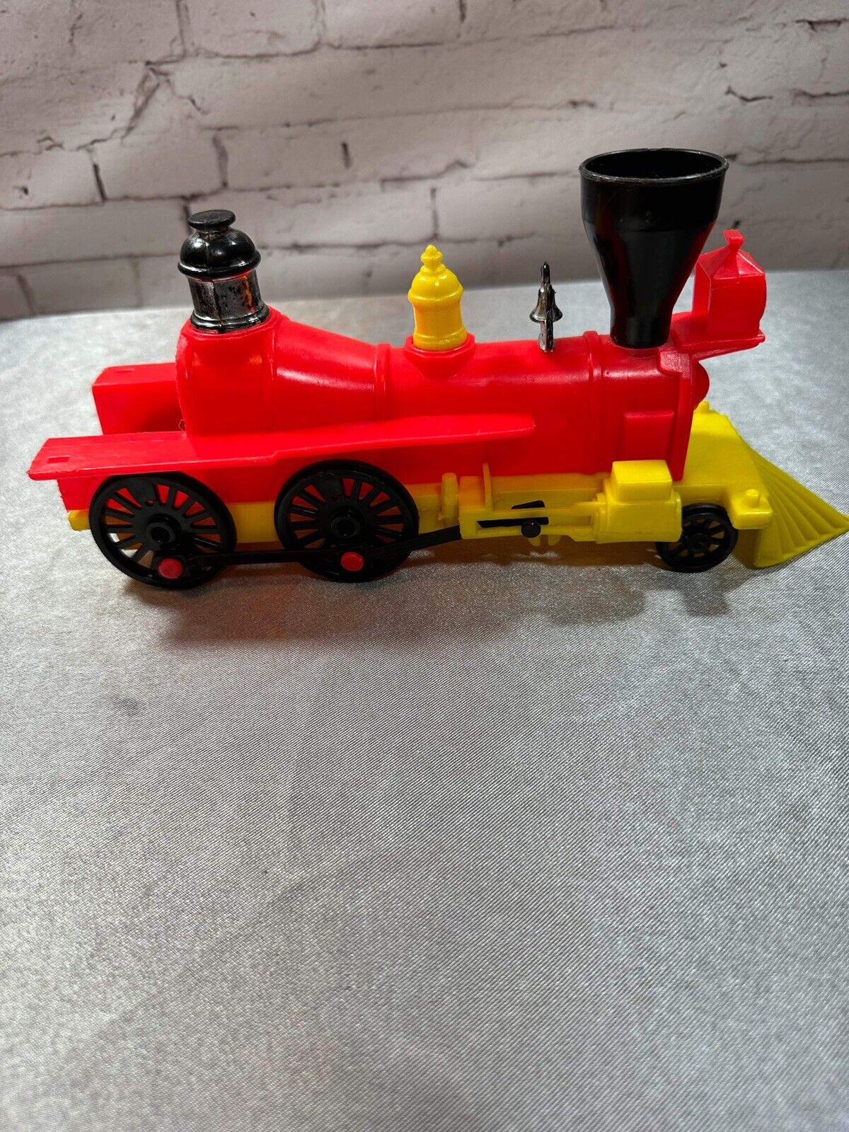 Vintage Tim-Mee Toys 7676/81 Red & Yellow Plastic Steam Engine Train Toy VTY002