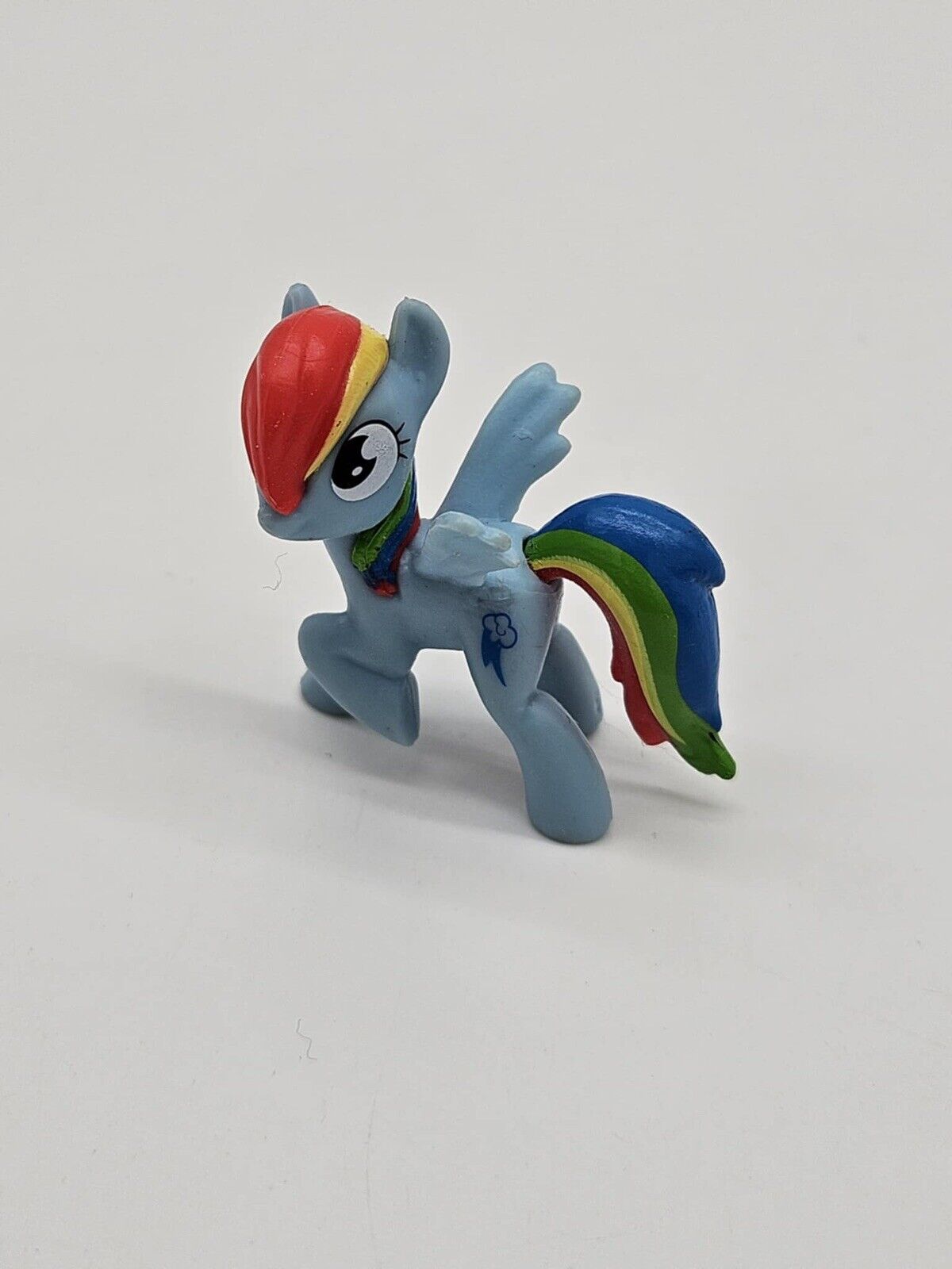 My Little Pony MLP Hersey Treasure Surprise Rainbow Dash Mini Figure