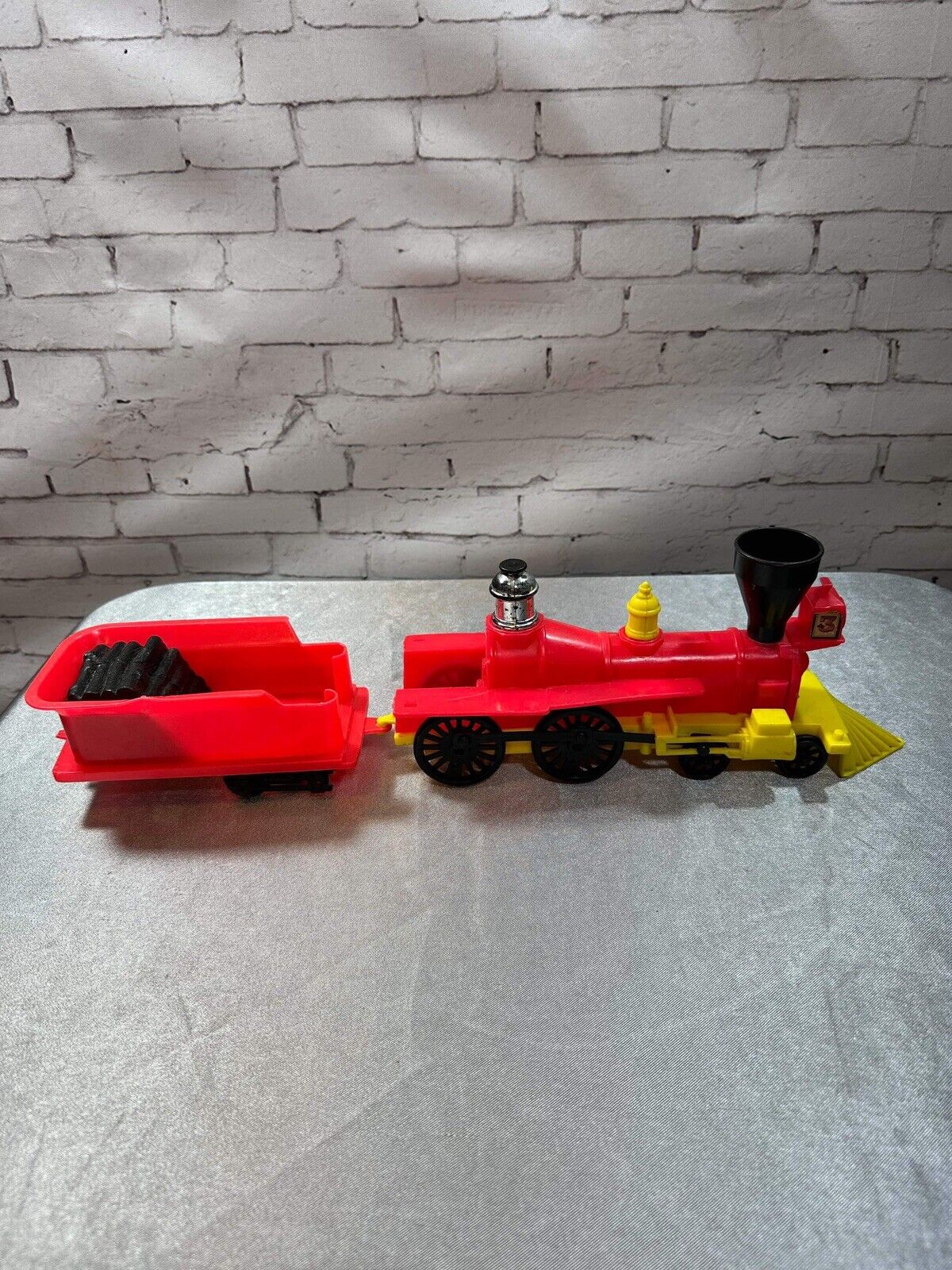 Vintage Tim-Mee Toys 7676/81 Red & Yellow Plastic Steam Engine Train VTY 002