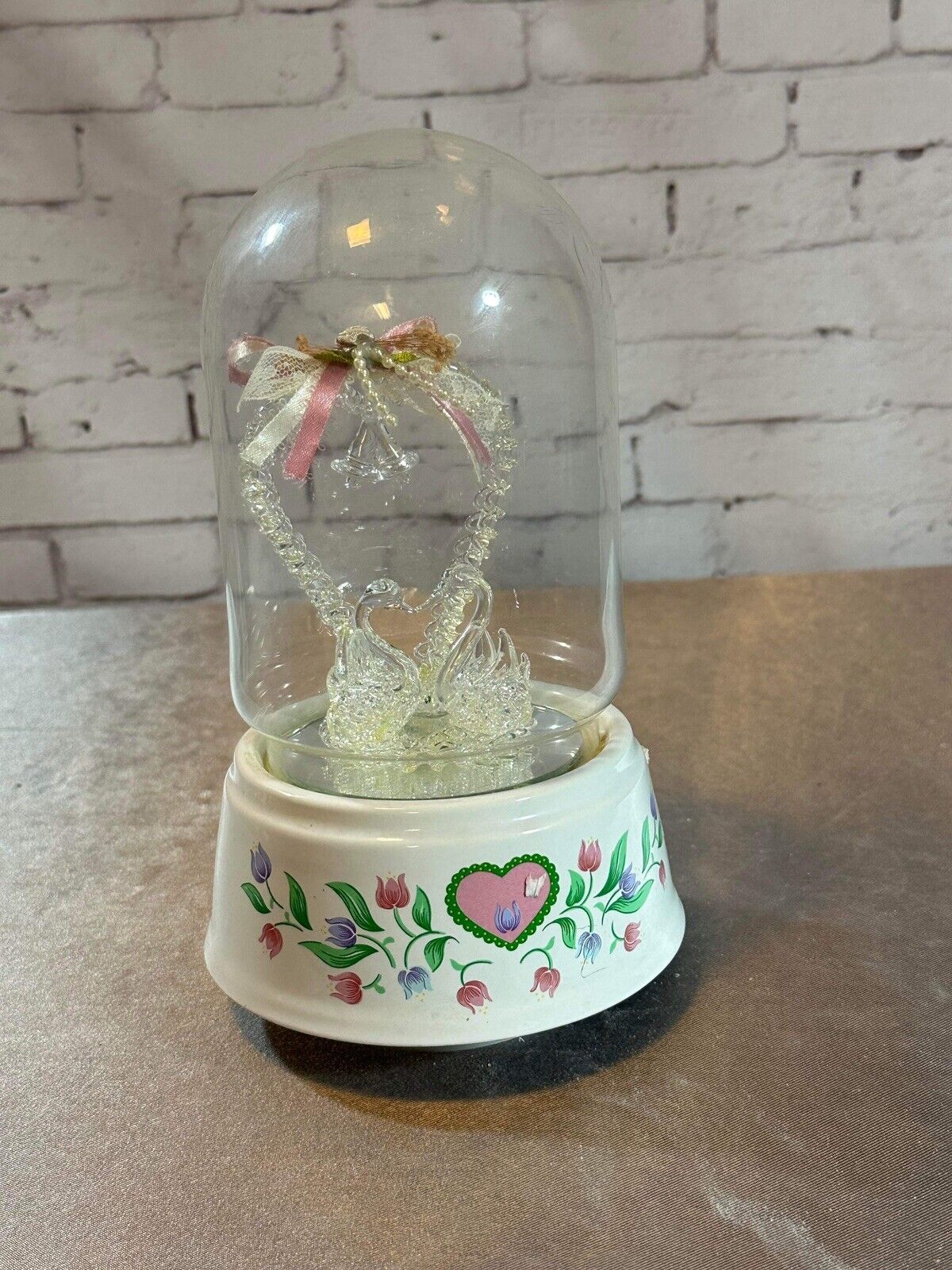 Glass Heart Wind-Up Music Box in a Clear Globe with Colored Lights VHD QCC