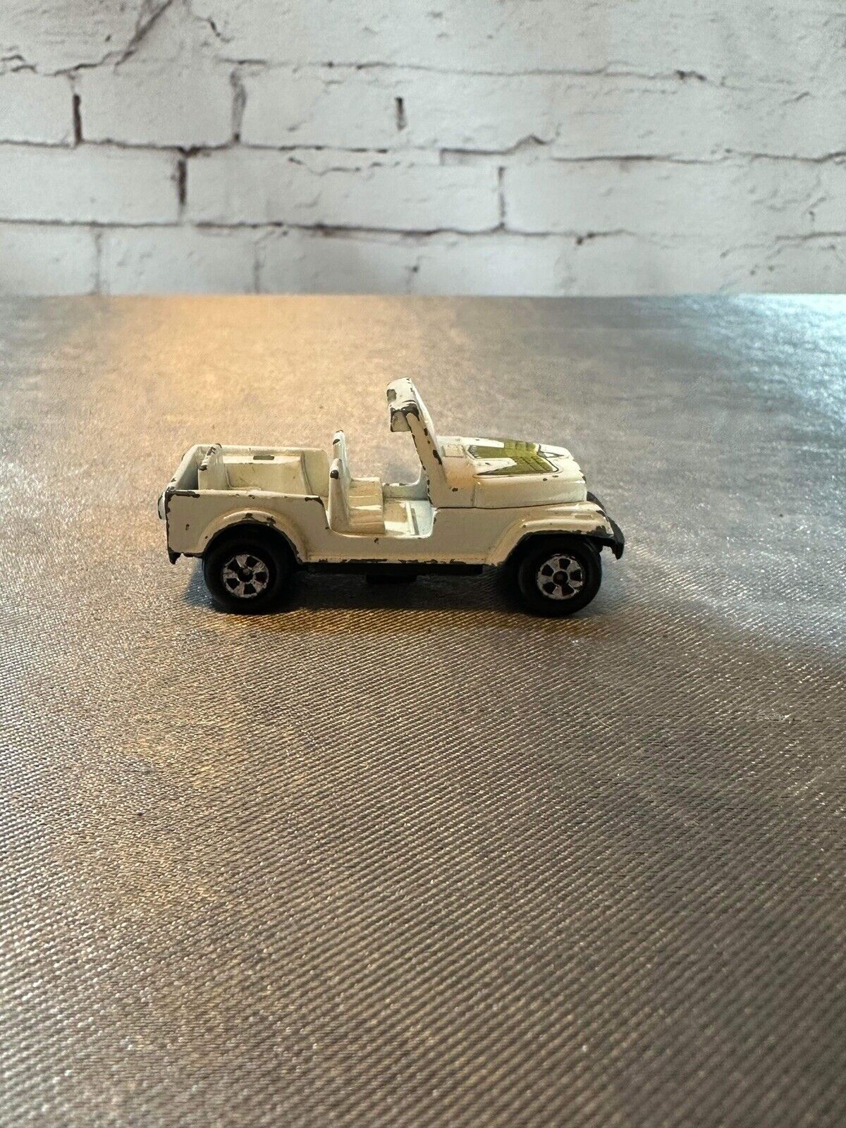 Vintage Ertl Daisy Duke’s Toy Jeep - Dukes Of Hazzard VTY