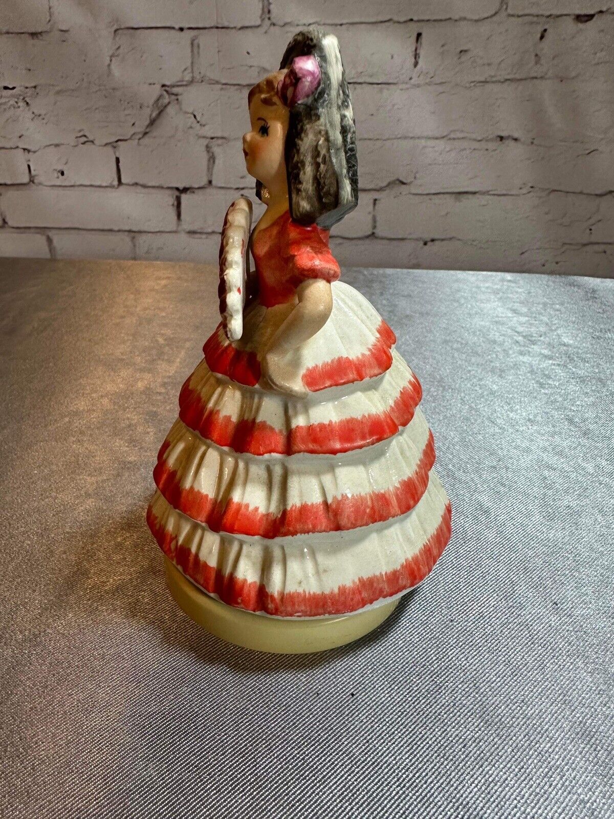 Vintage Sankyo Porcelain figurine Girl W/ Umbrella VFG