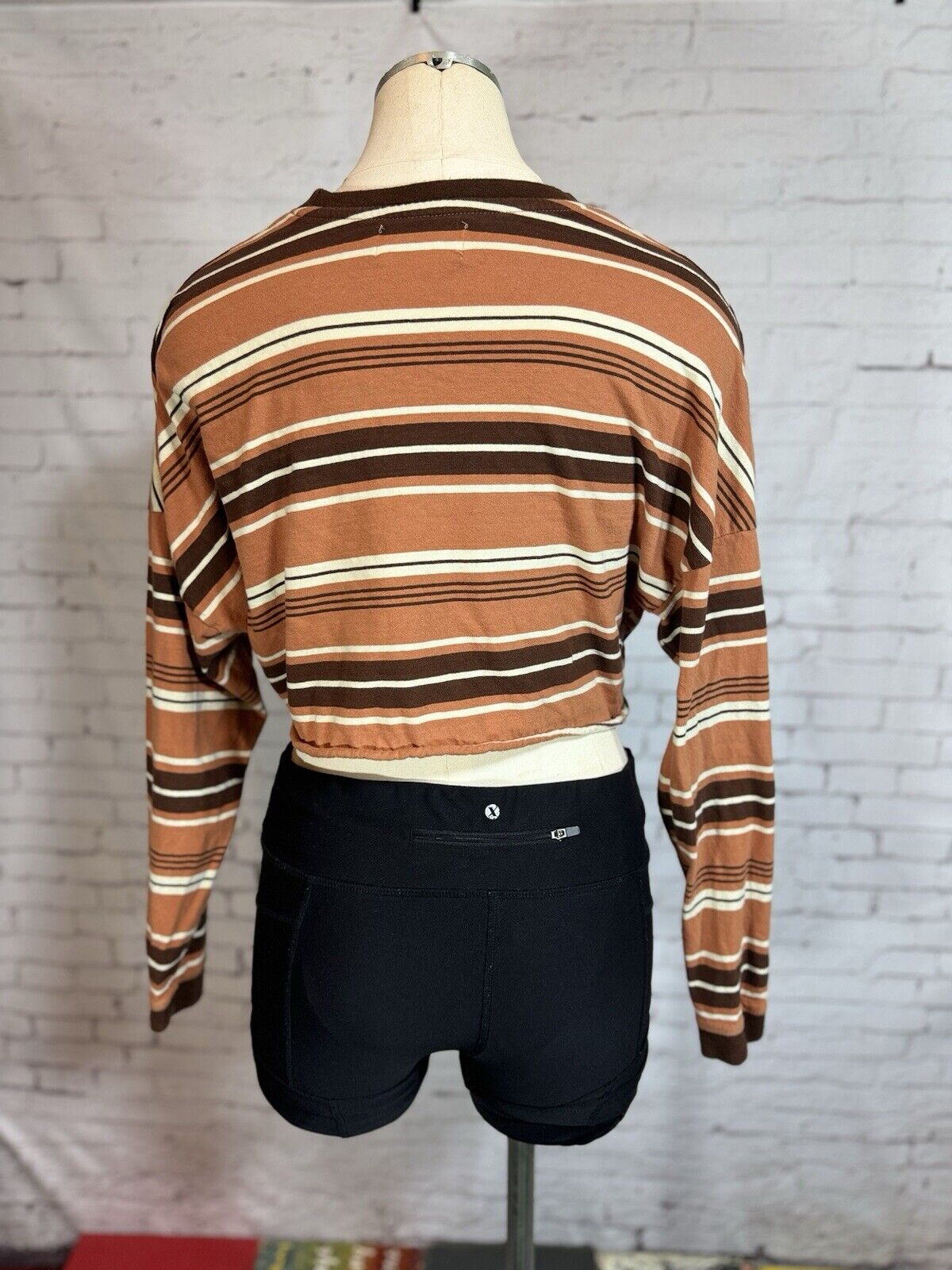 Women’s SZ XS Stripes Loose Fit Crop Top Long Sleeved Shirt