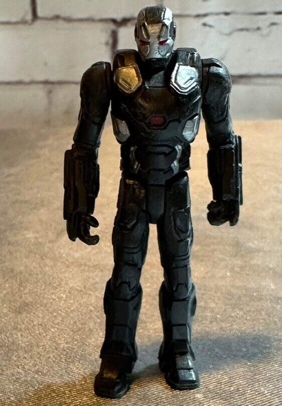 VINTAGE WAR MACHINE MINI MINIATURE FIGURINE FIGURE C267 VTY