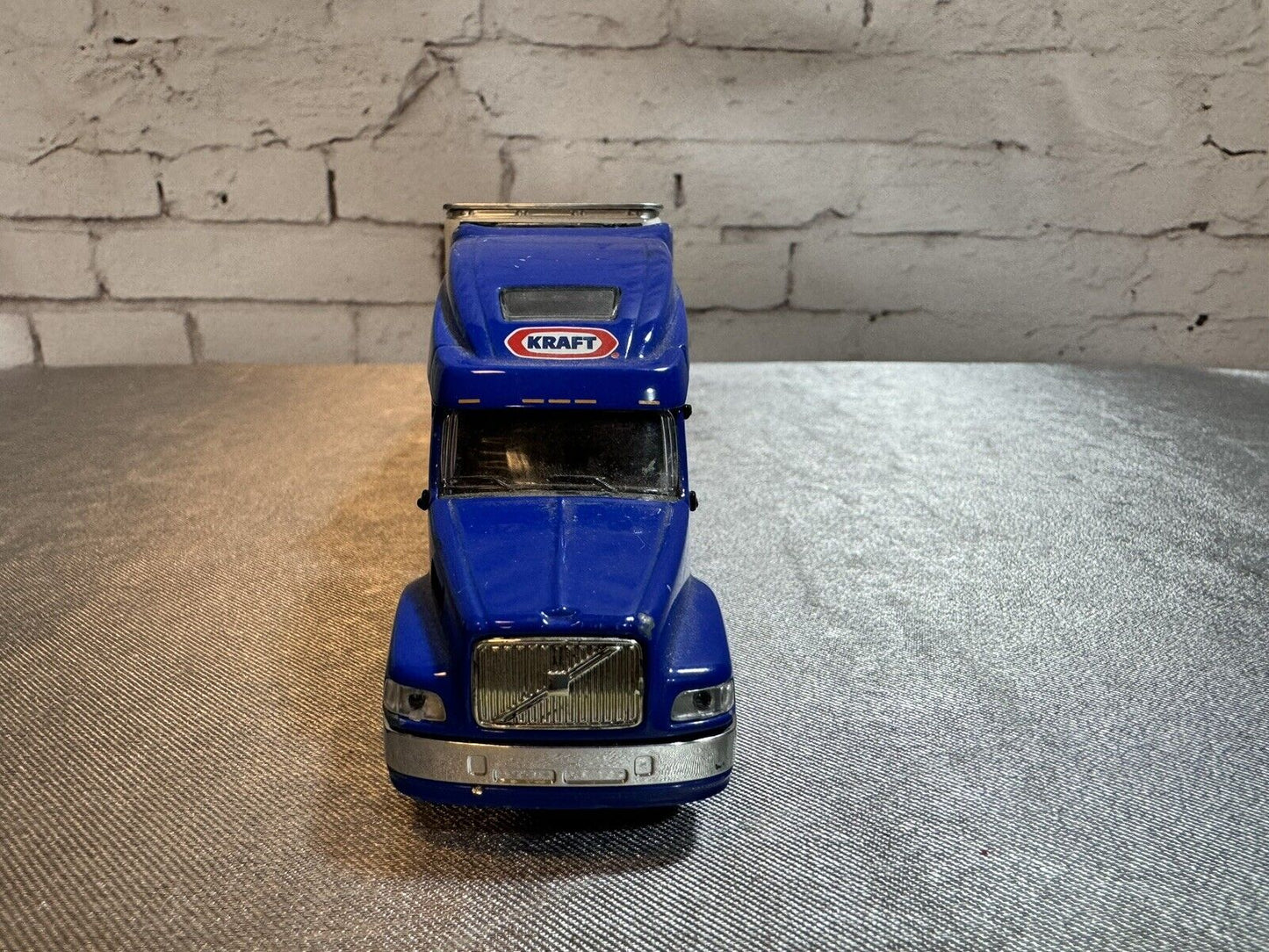 RARE Manufactured By SpeedCast Kraft Tractor Trailer Semi Replica VTY