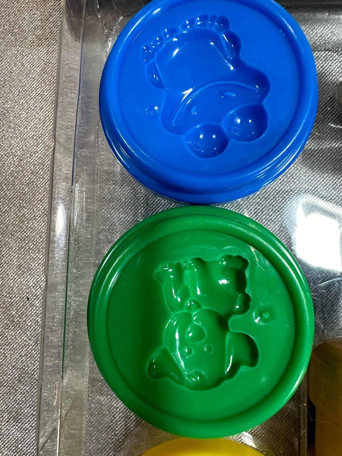 Melissa & Doug Modeling Dough Kit Shape Model and Mold Play Toy VTY