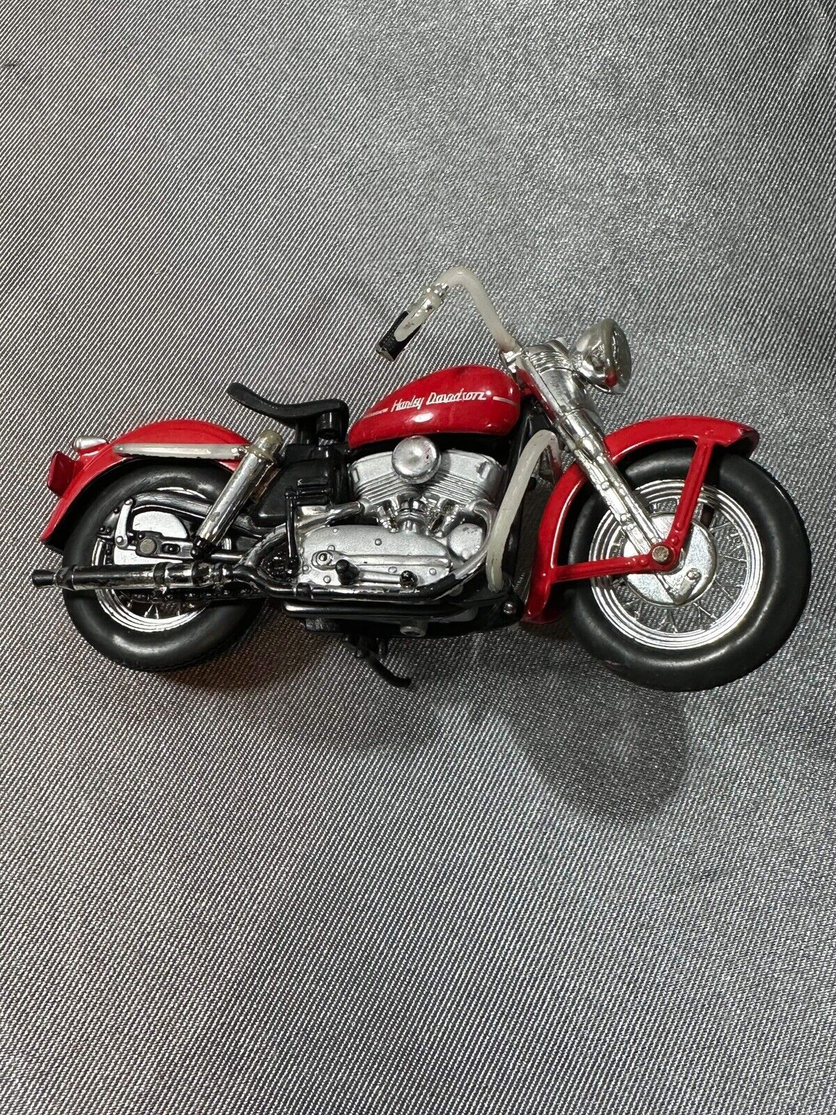 2010 Maisto 1952 K Model Harley-Davidson Motor Cycles Die-Cast 1:18 VCTY 002