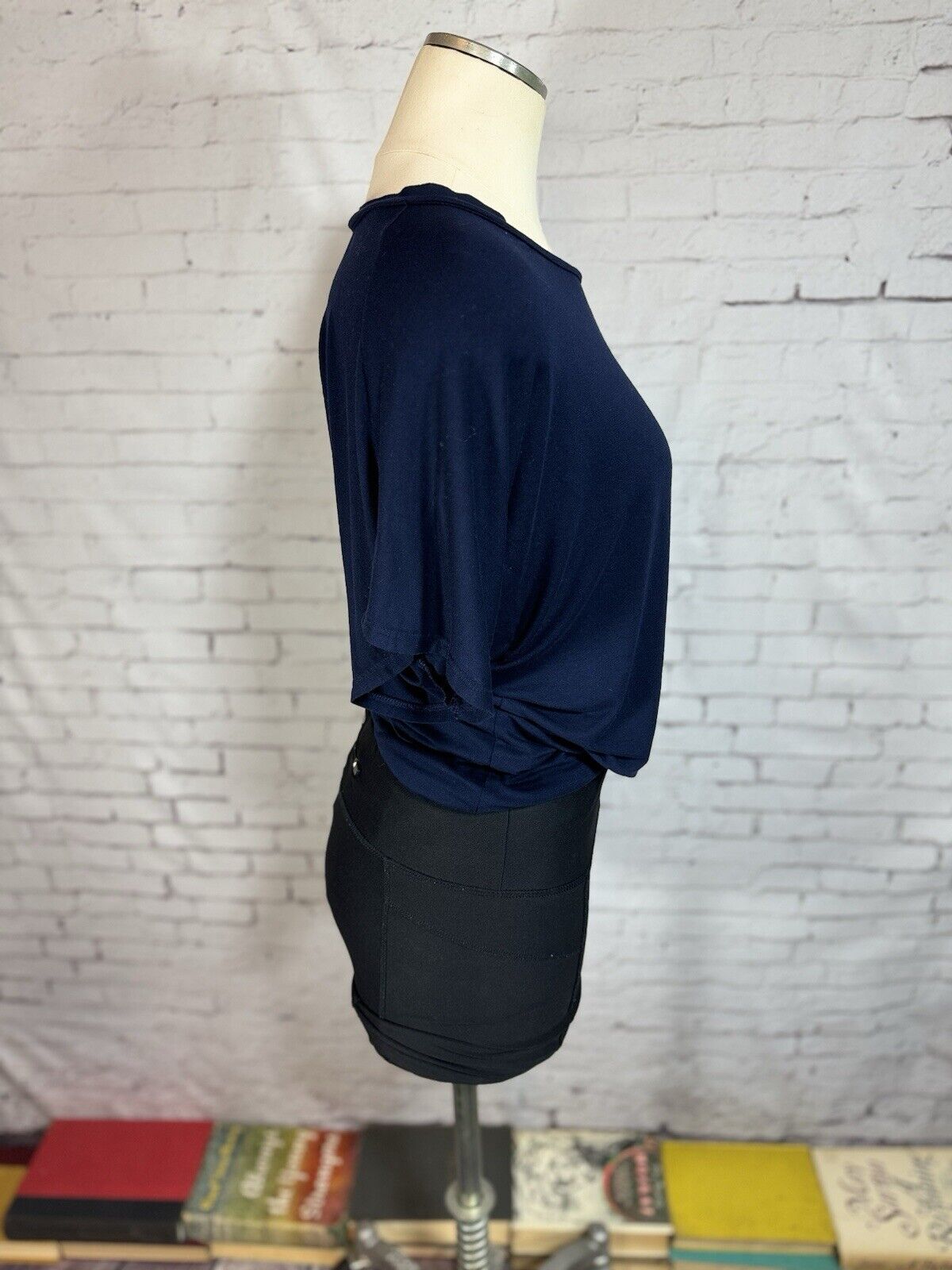 Women’s Free To Live SZ S Fitted Waistline Tunic Navy Short Sleeve Top WCLTH 001